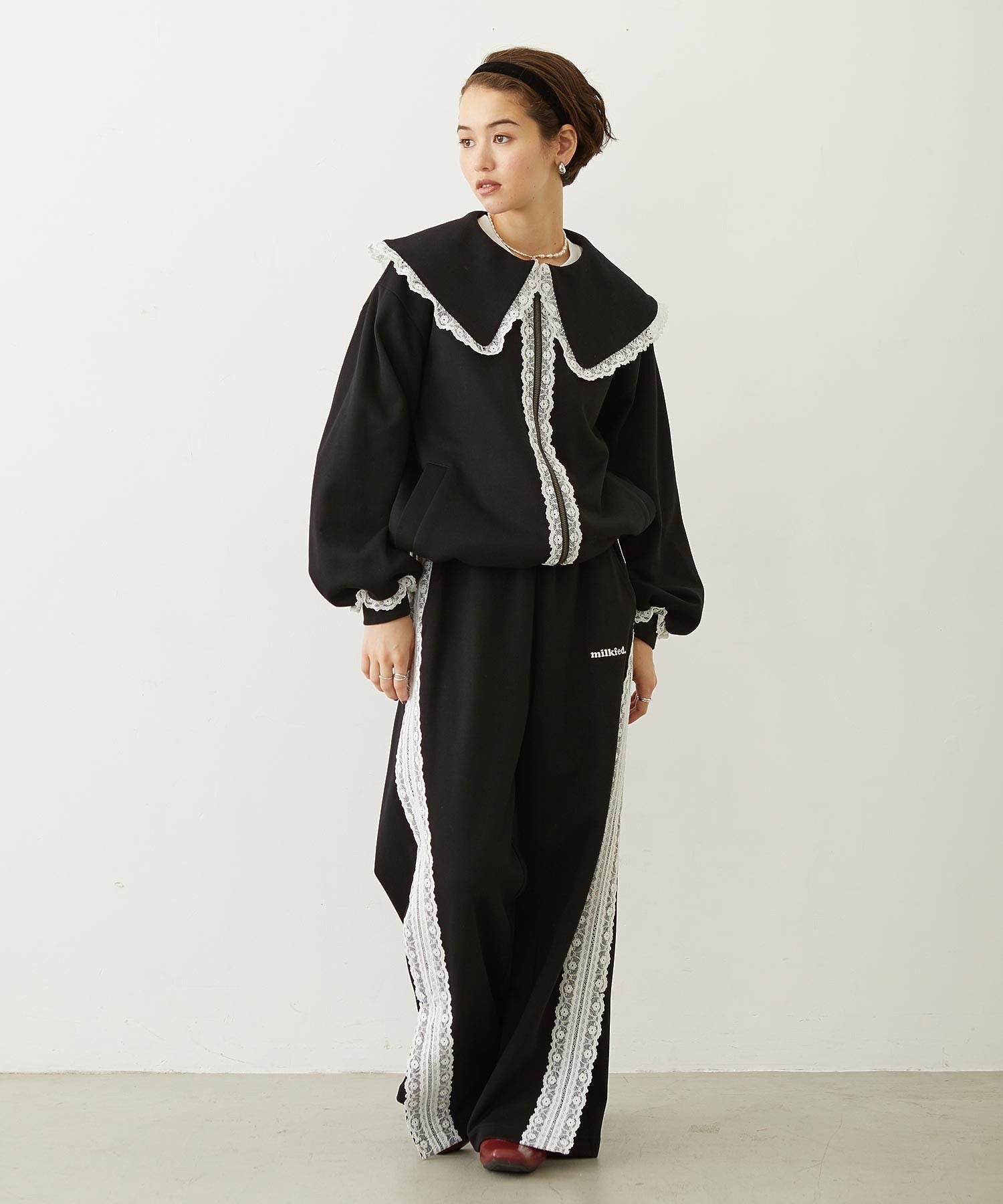 BIG COLLAR LACE JACKET