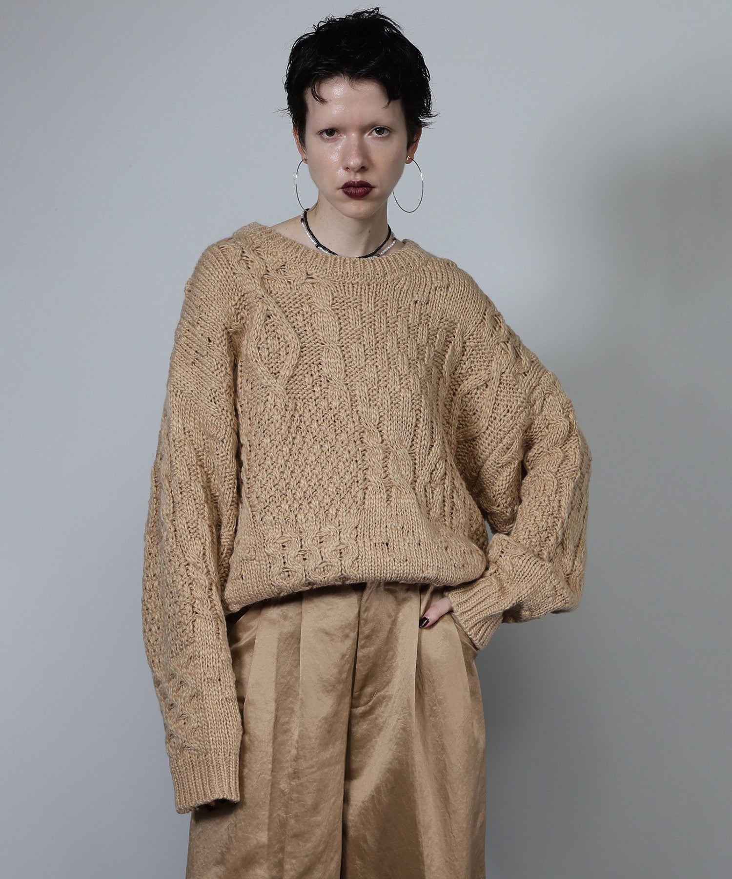 ケーブルニット