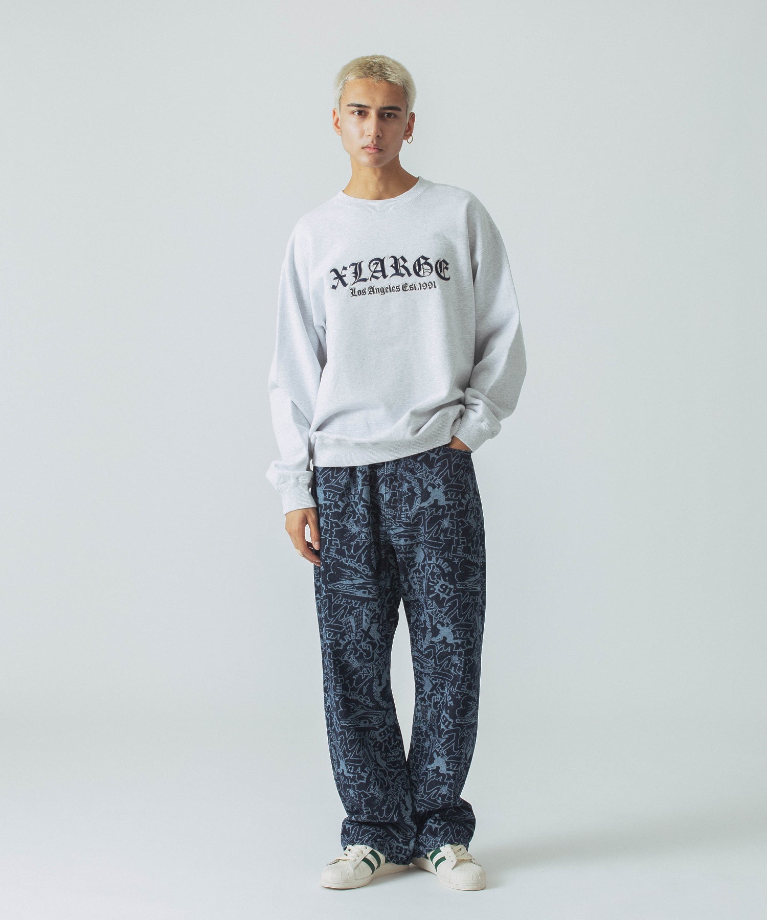 OLD ENGLISH LOGO CREWNECK SWEATSHIRT