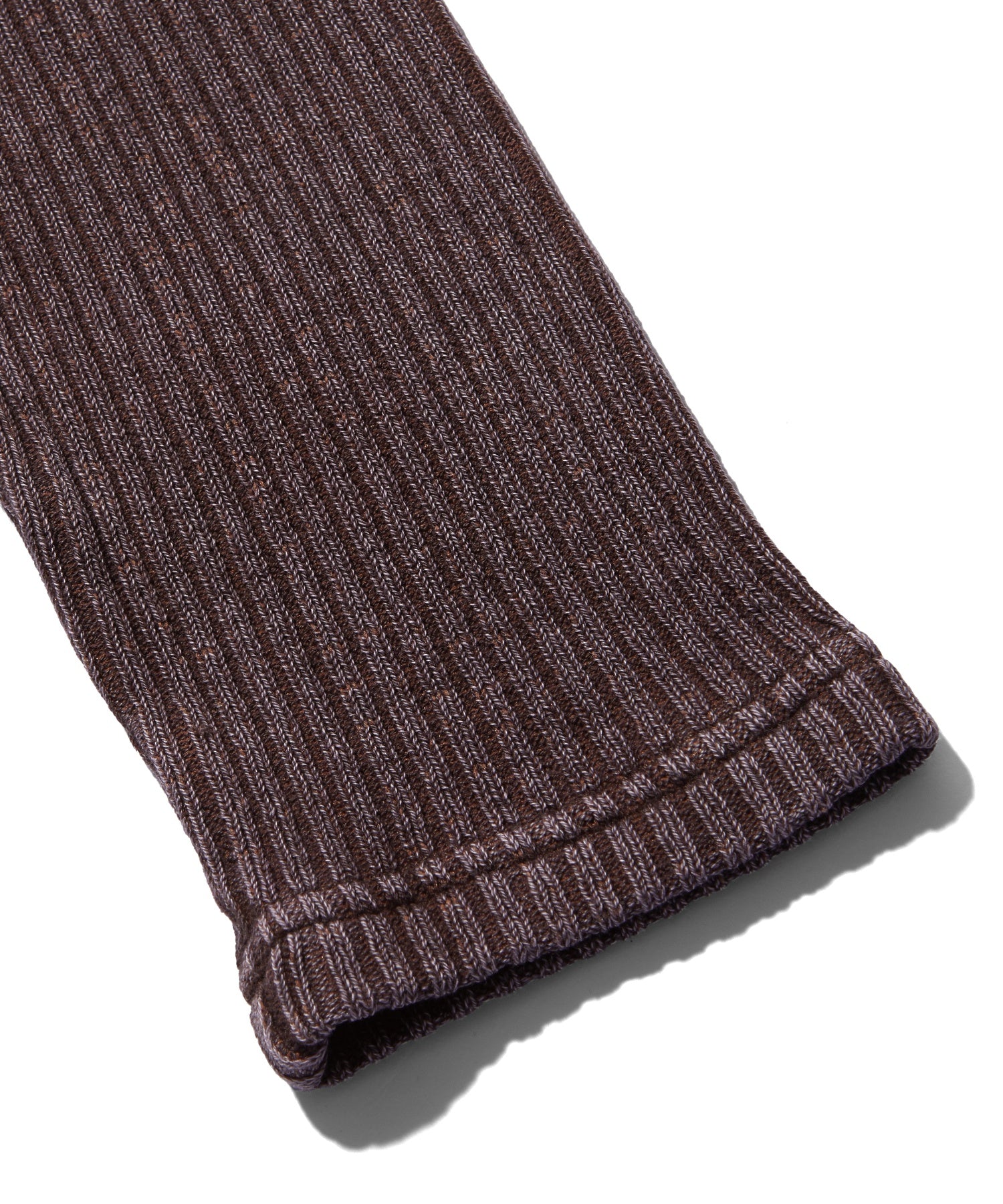 DEFORMED NECK FADED RIB TOP
