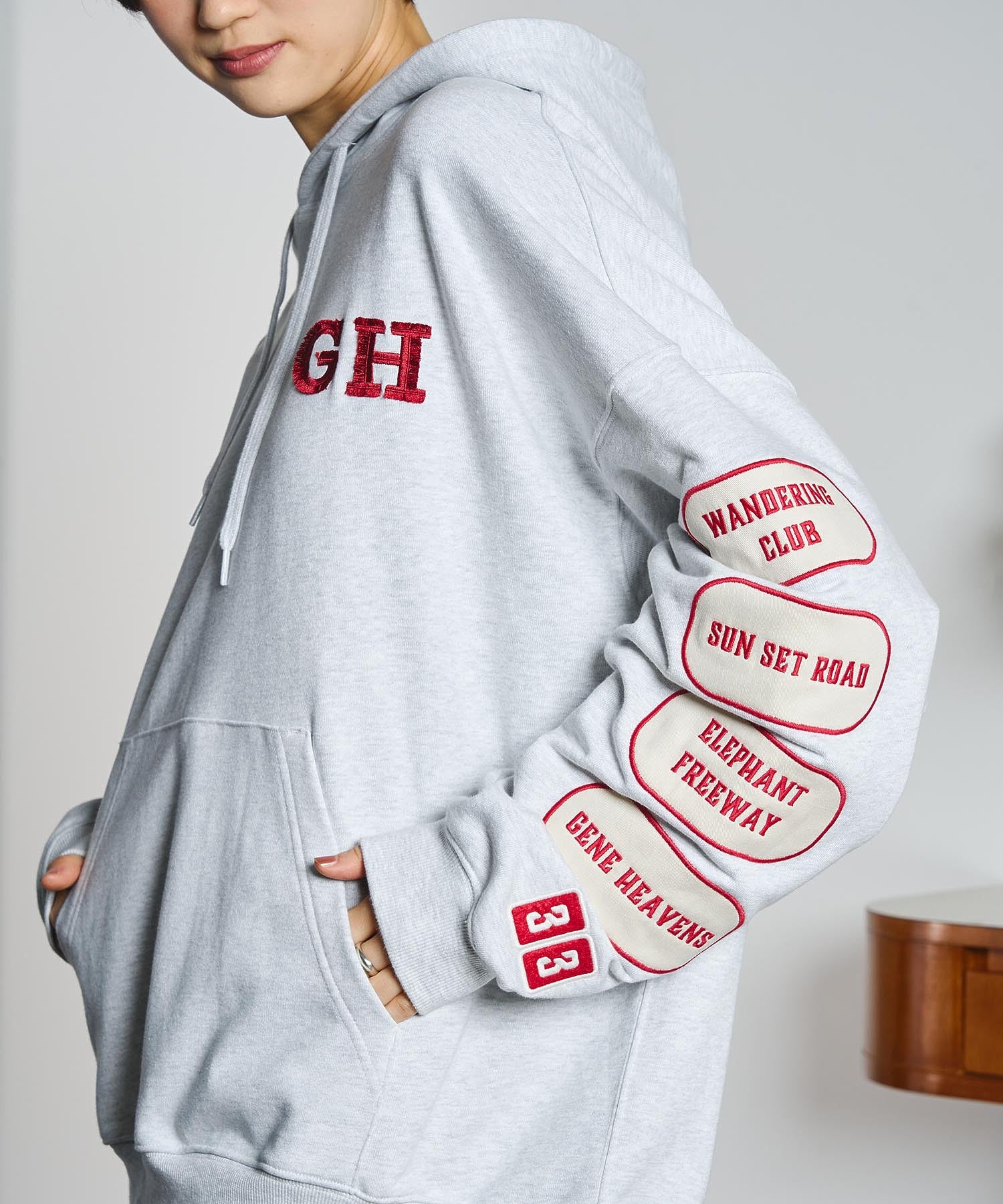 GENE HEAVENS/EMBROIDERY HOODED SWEAT