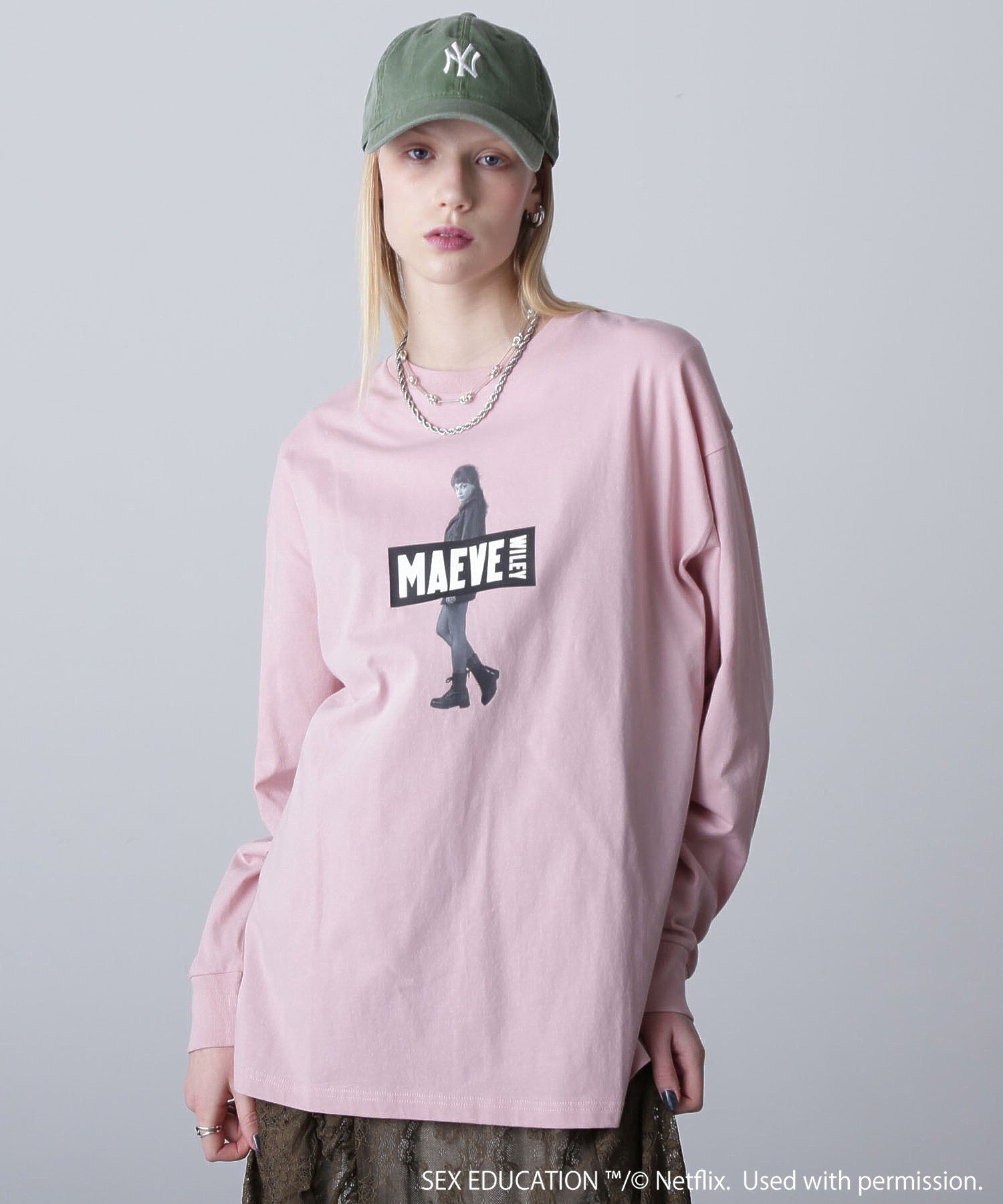 Netflix Series ‘SEX EDUCATION’ × ROSE BUD/MAEVE BOX LOGO TEE