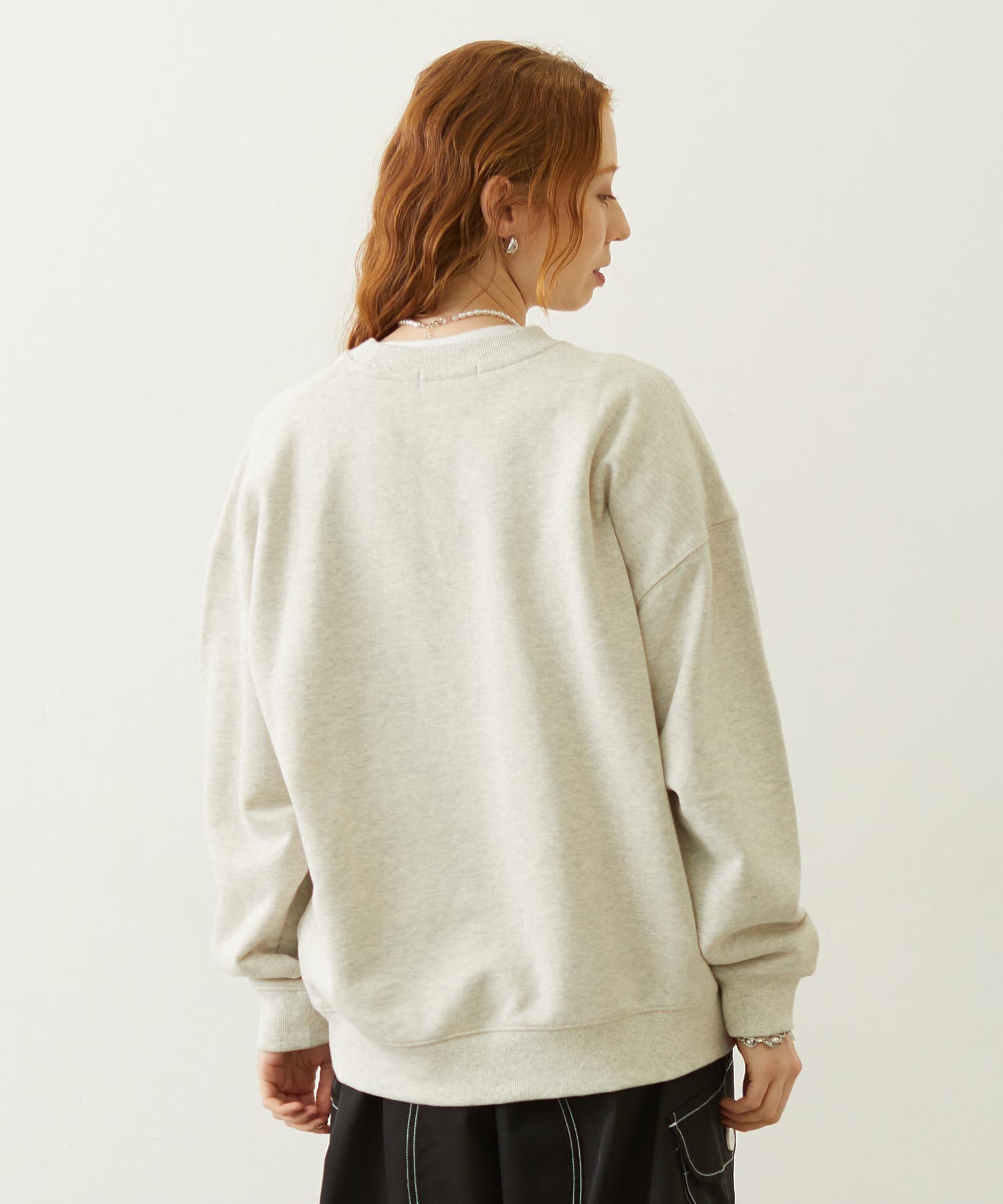 STENCIL LOGO WIDE CREW SWEAT TOP