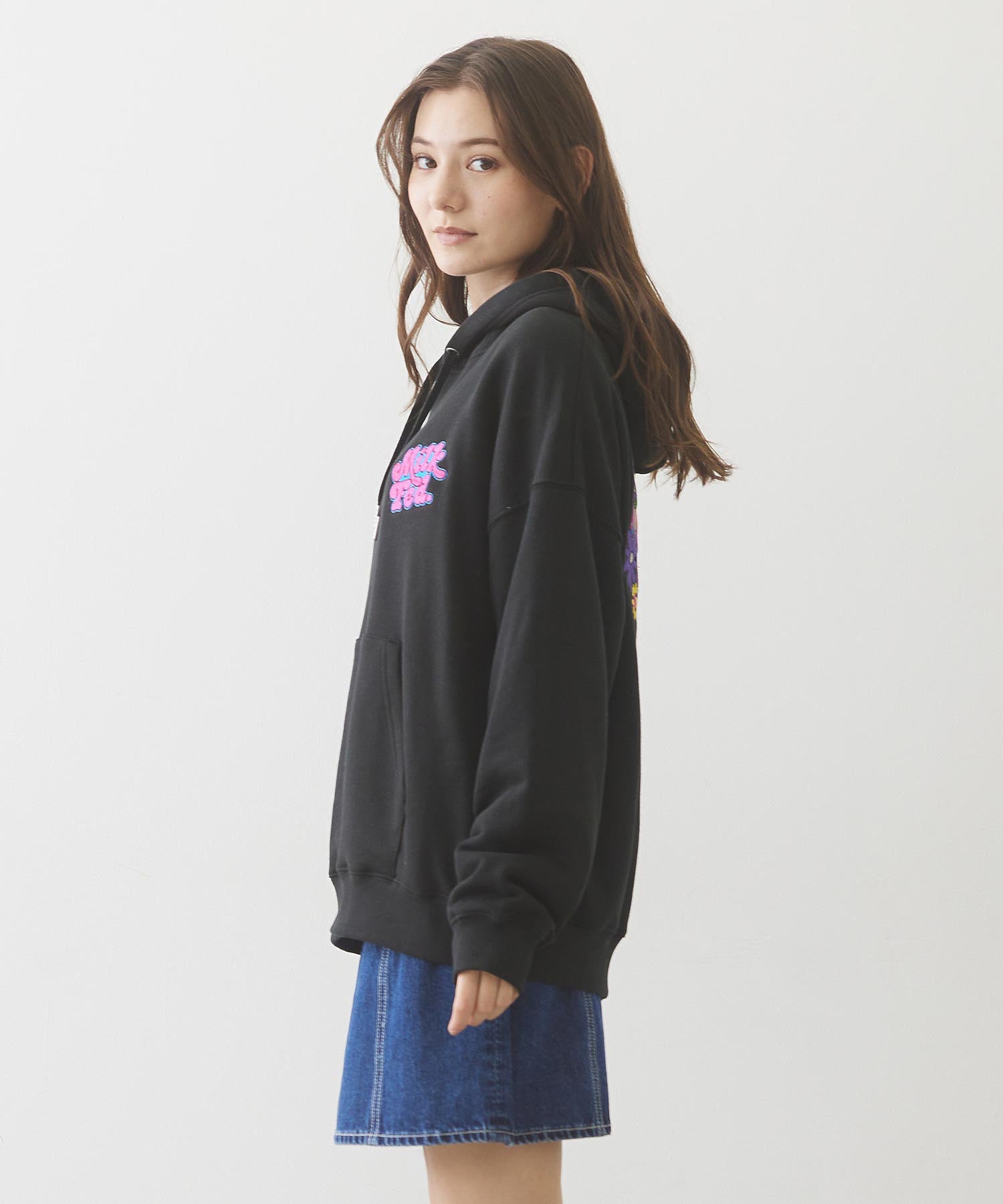 EMBROIDERD 70s LOGO SWEAT HOODIE