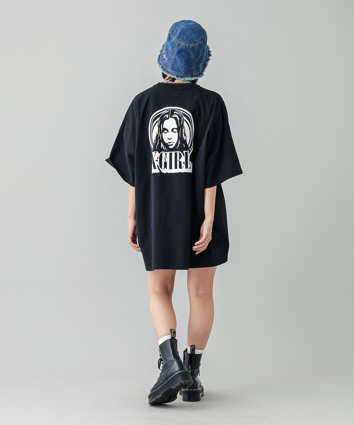 CIRCLE BACKGROUND FACE LOGO S/S BIG TEE DRESS