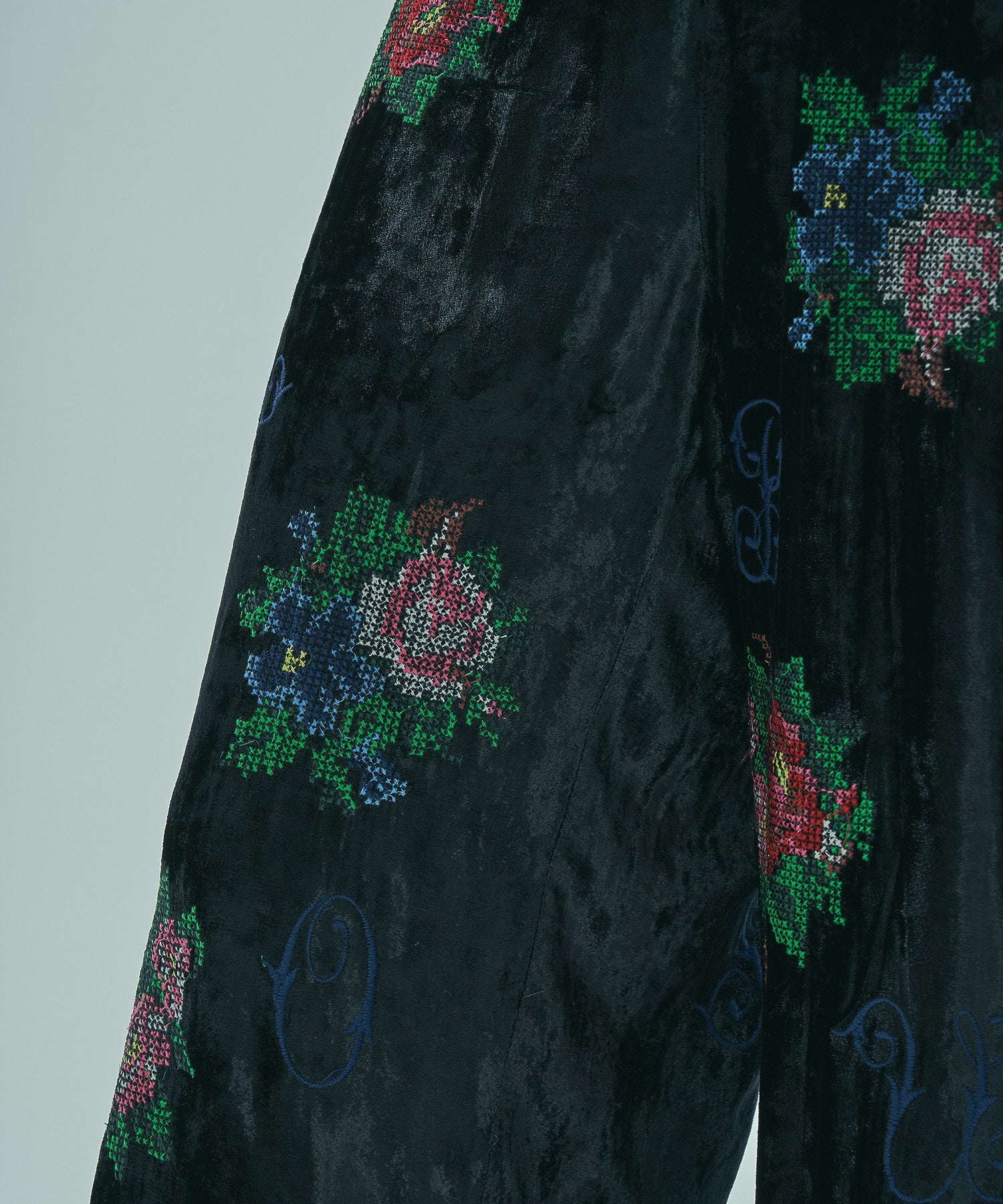 【ROSE BUD別注】INDIA IS BEAUTIFUL/ROSE EMBROIDERY VELVET PANTS