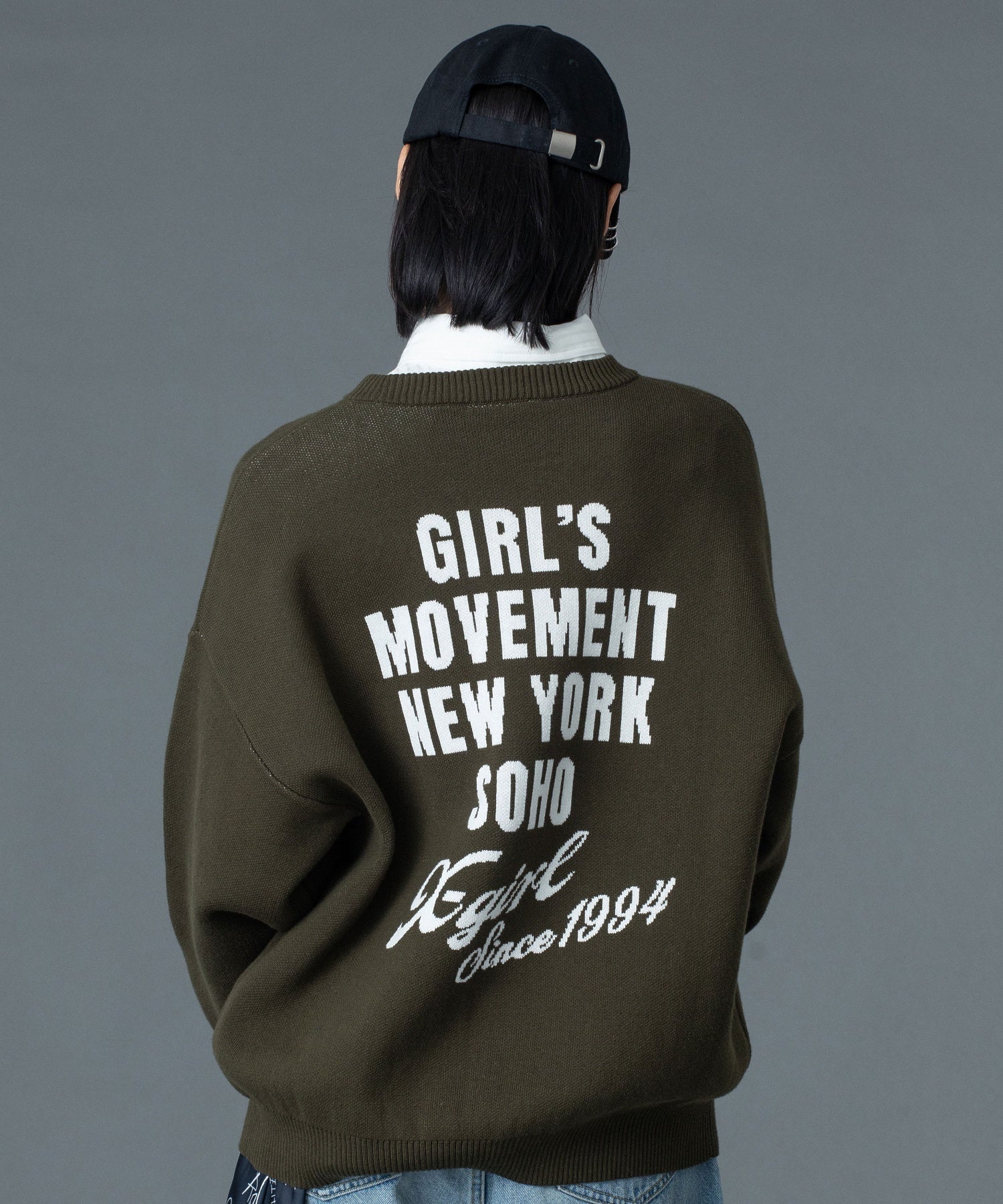 CURSIVE LOGO AND FACE JACQUARD KNIT TOP