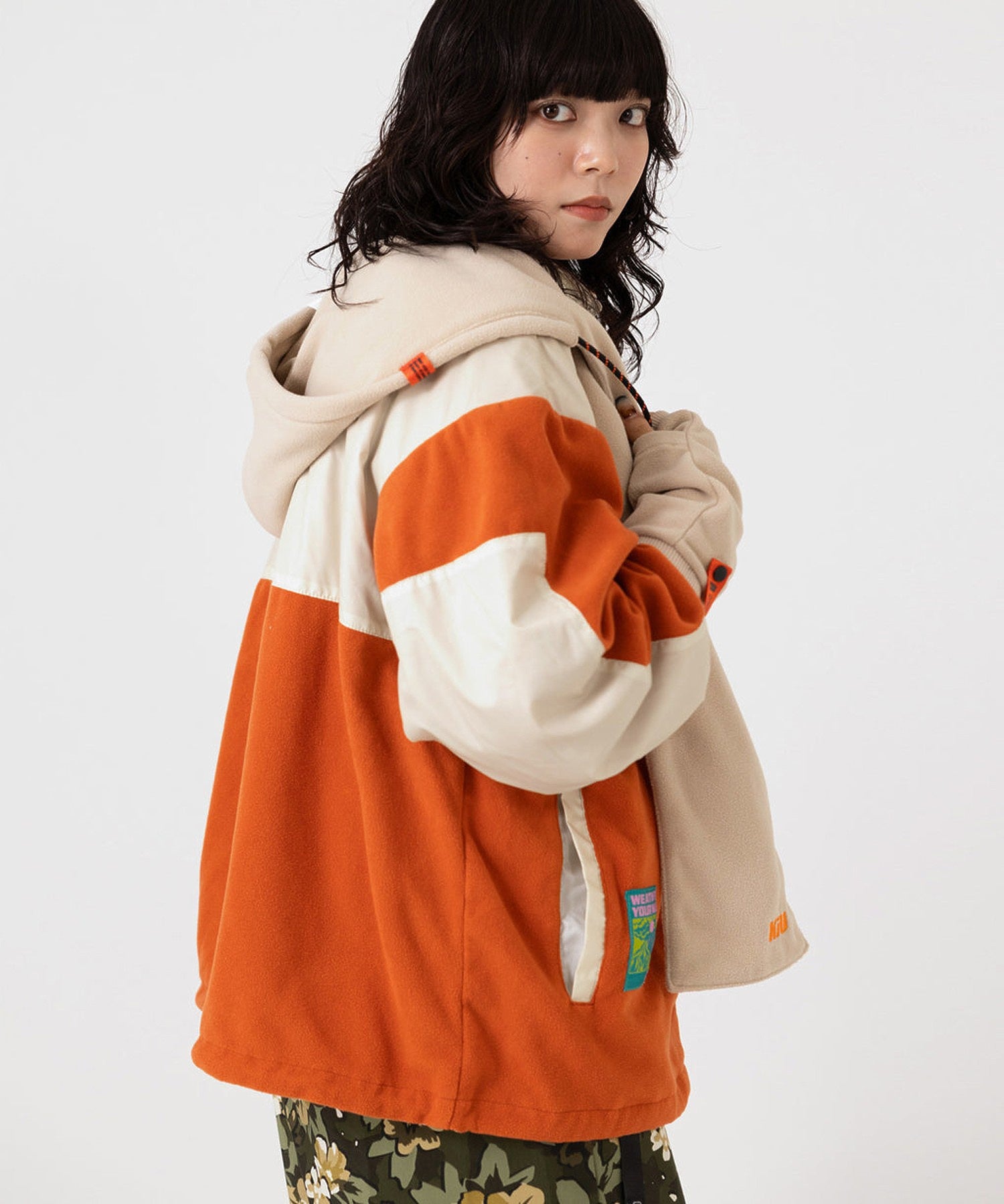 【KiU】FLEECE HOODED MUFFLER