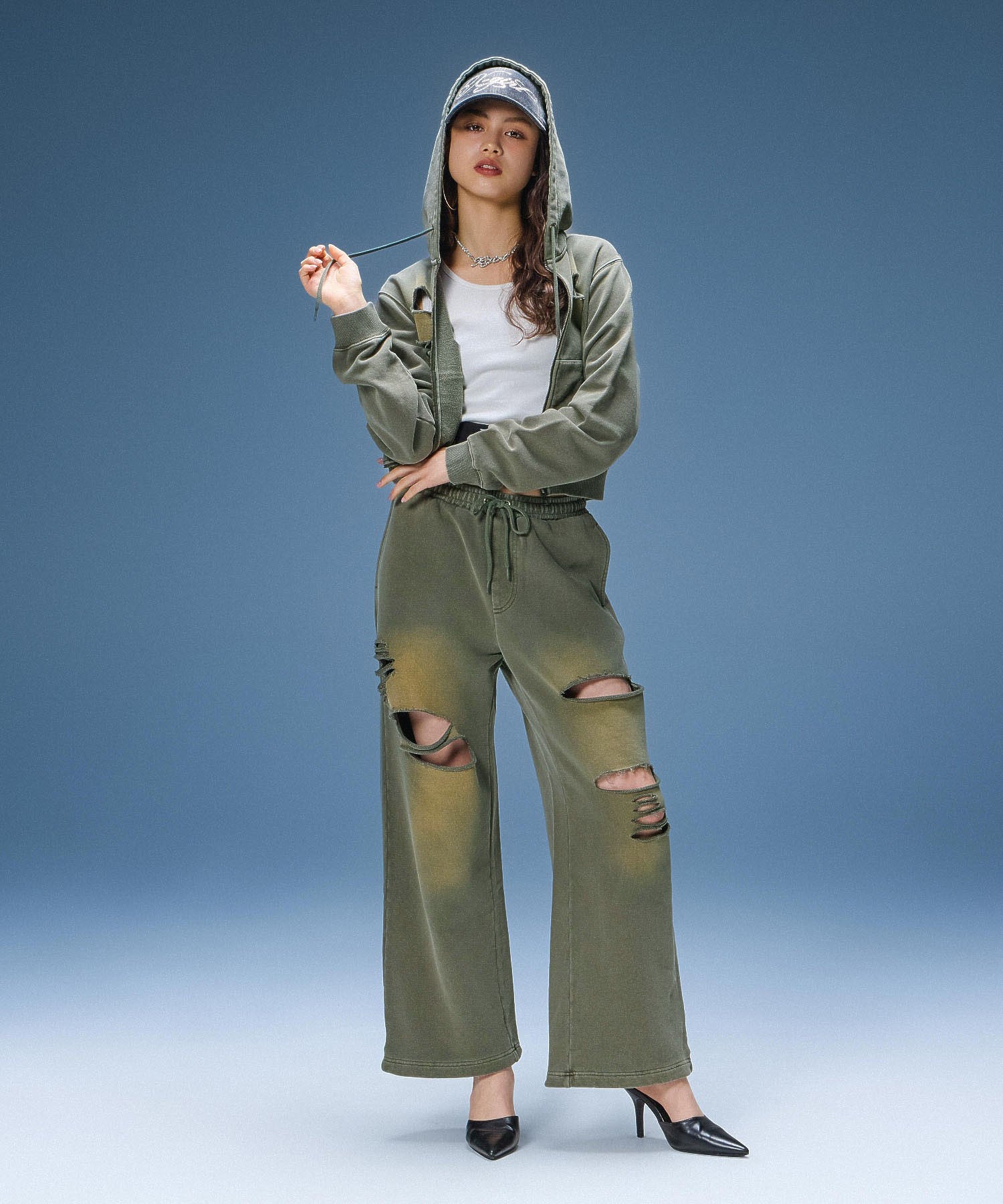 DISTRESSED SWEATPANTS