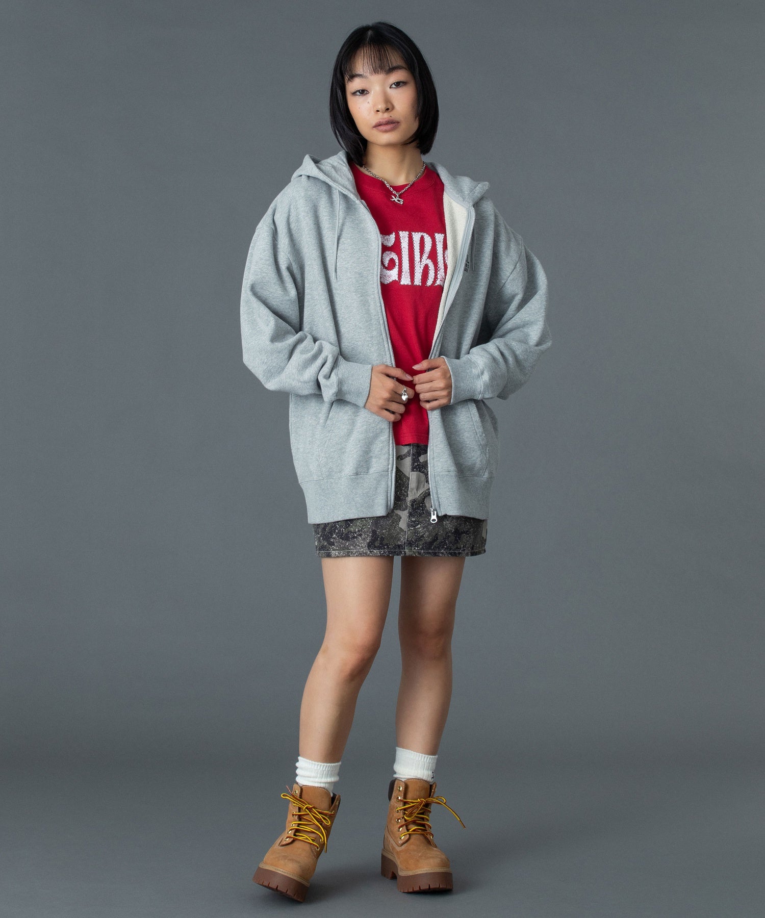 STUDDED LOGO S/S TEE