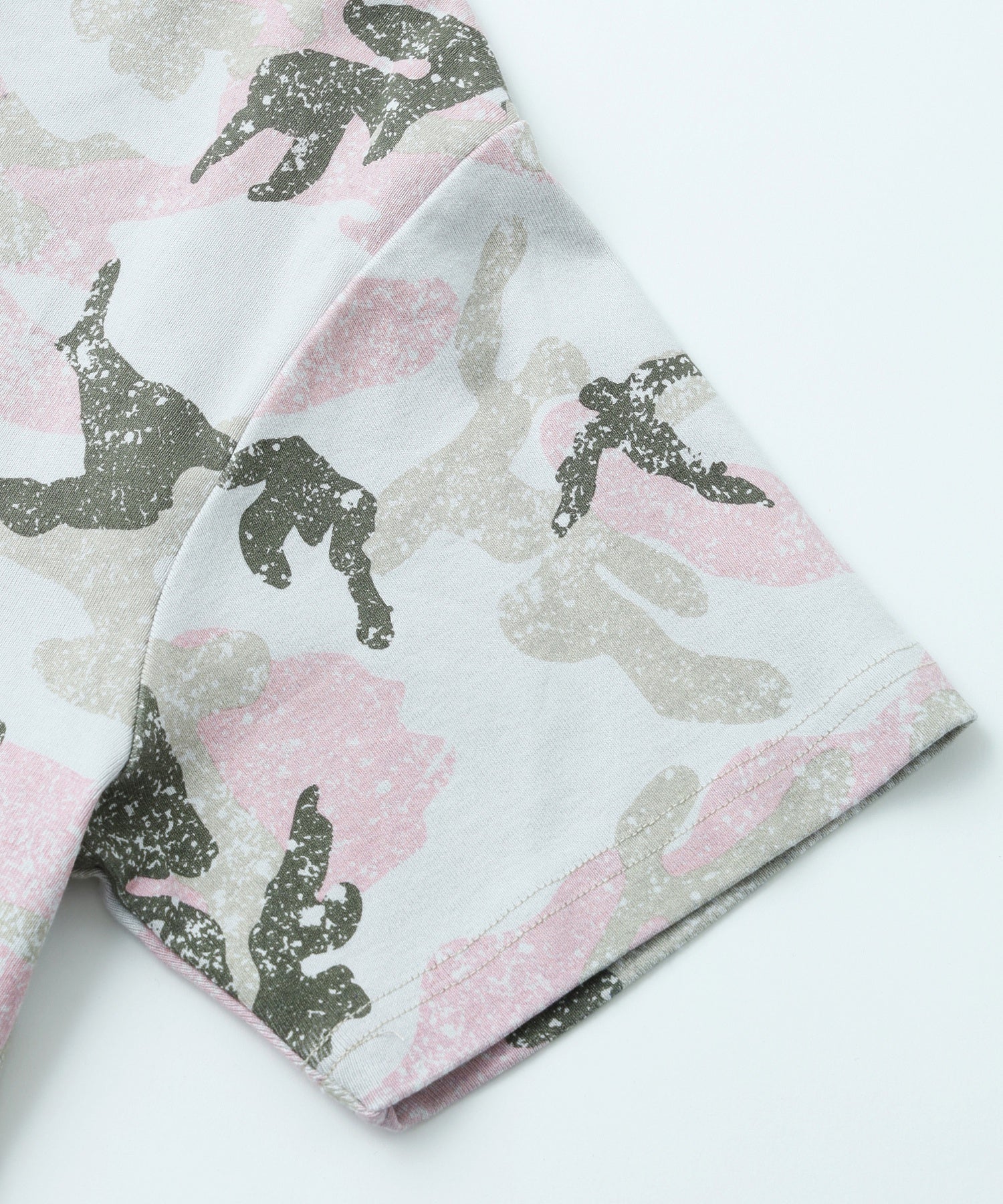 FADED CURSIVE SCRIPT LOGO CAMO S/S TEE