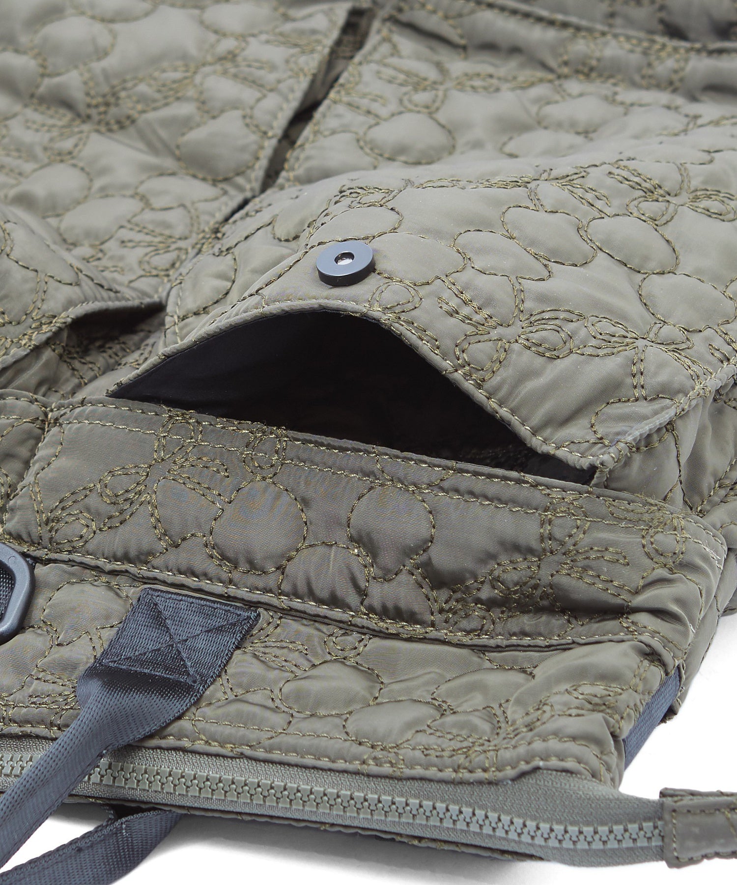 CHERRY QUILTED HELMET BAG