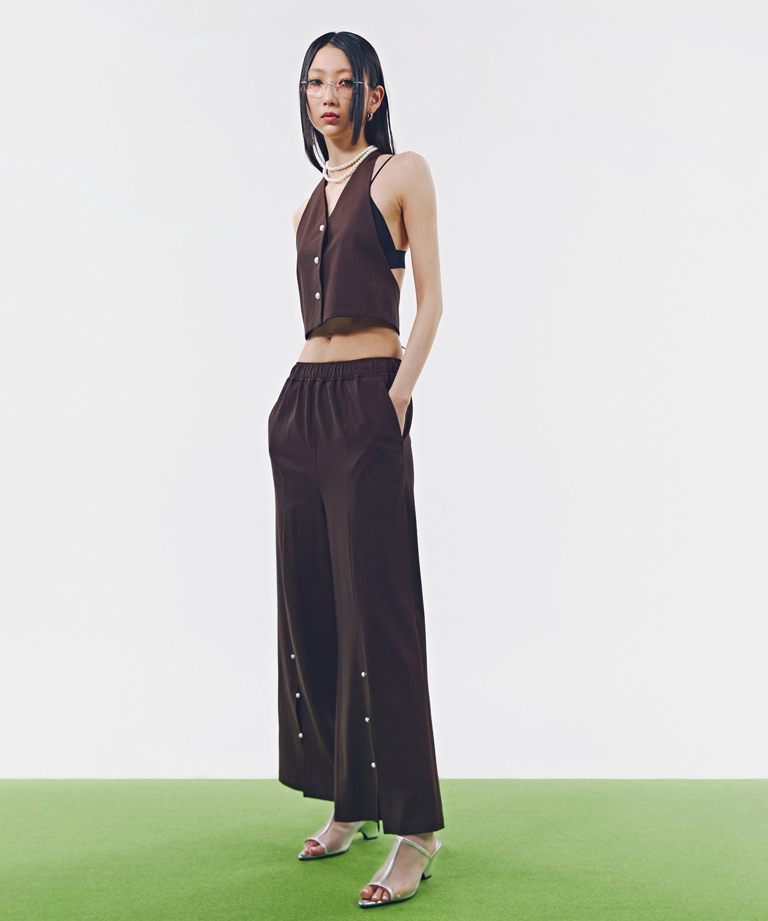 スーチングフロントスリットワンドパンツ