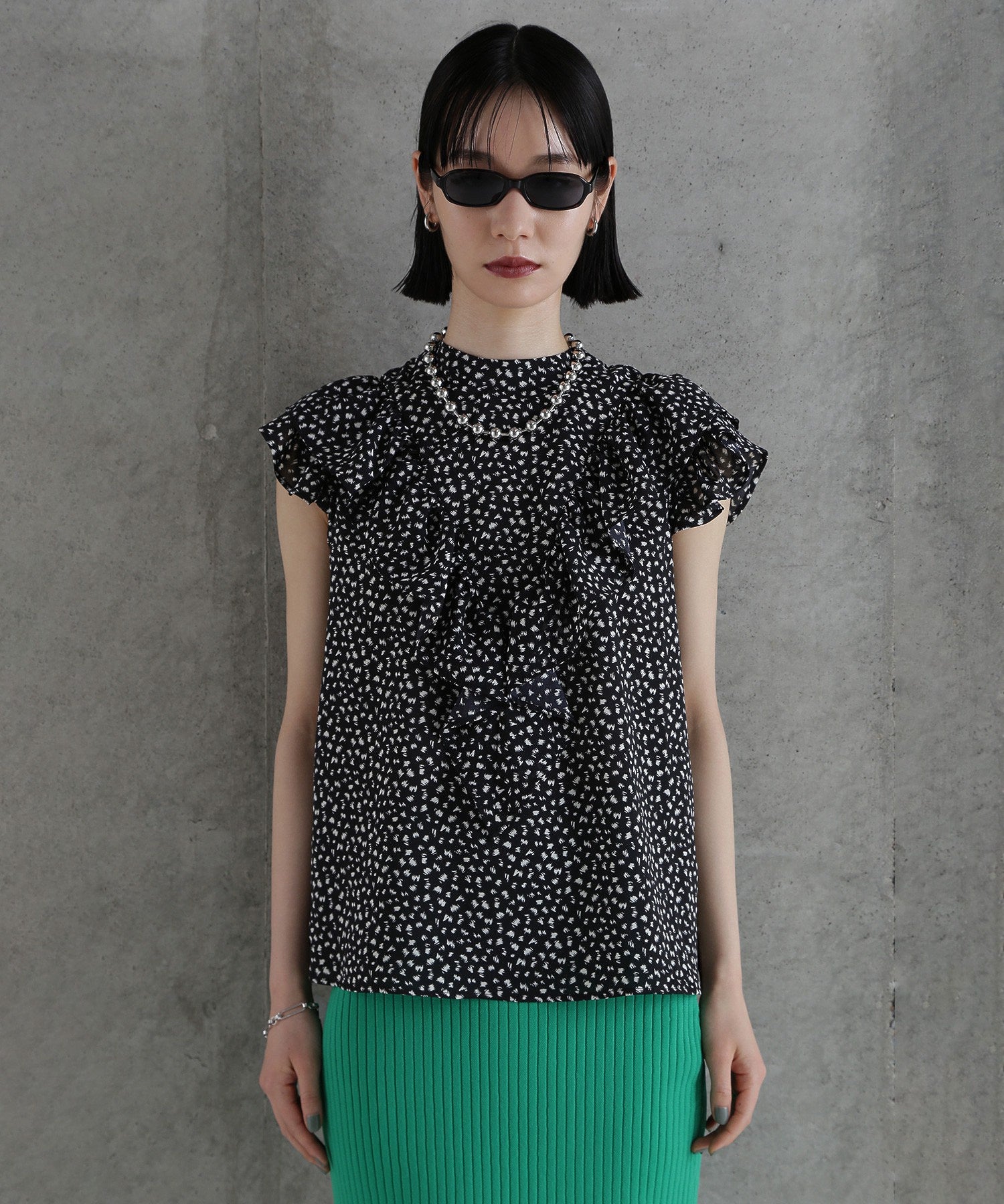 【WEB・一部店舗限定】2WAYフリルブラウス