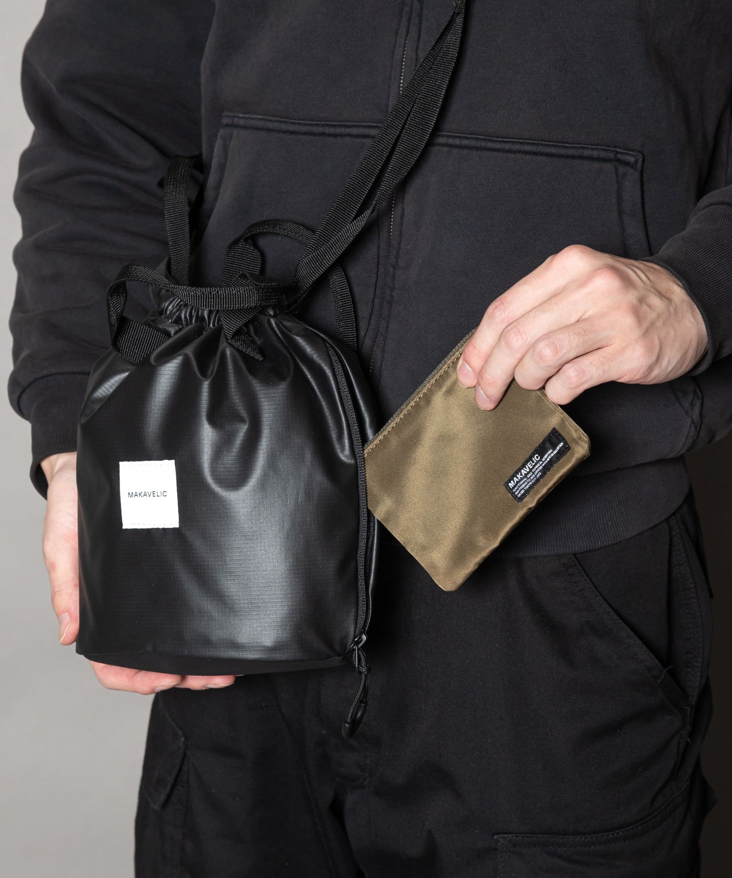 MAKAVELIC/BLEST MID SHOULDER BAG
