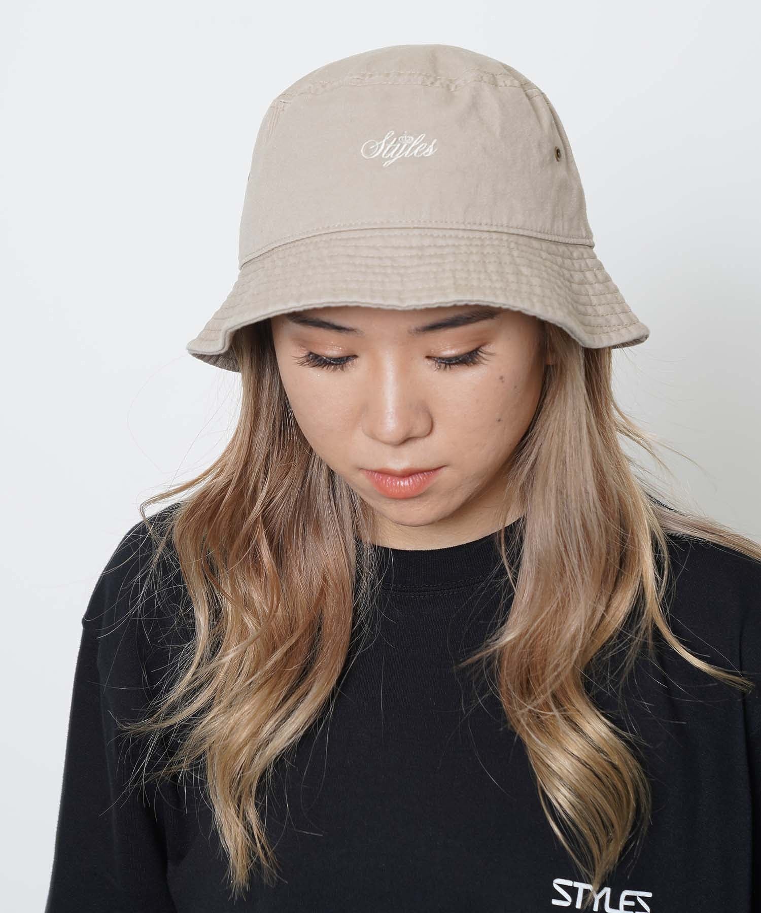 Styles/スタイルス/ Hat Cursive Logo