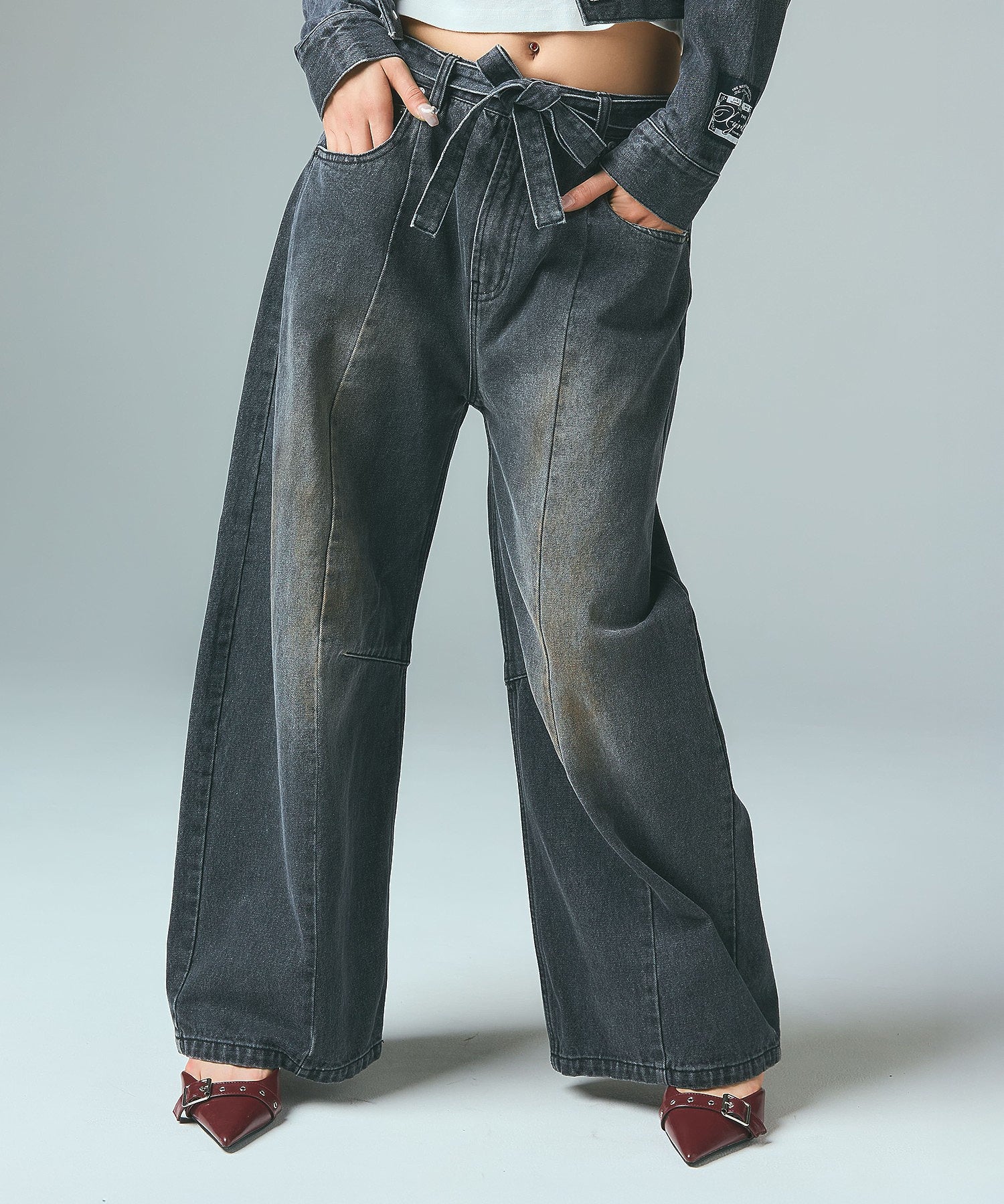 FADED FACE LABEL WIDE BAGGY DENIM PANTS
