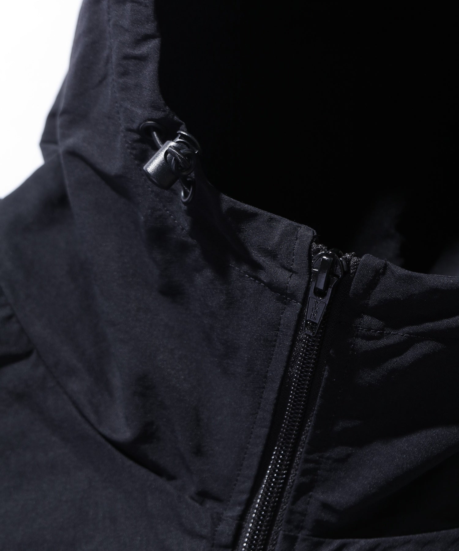CURVED NYLON JACKET
