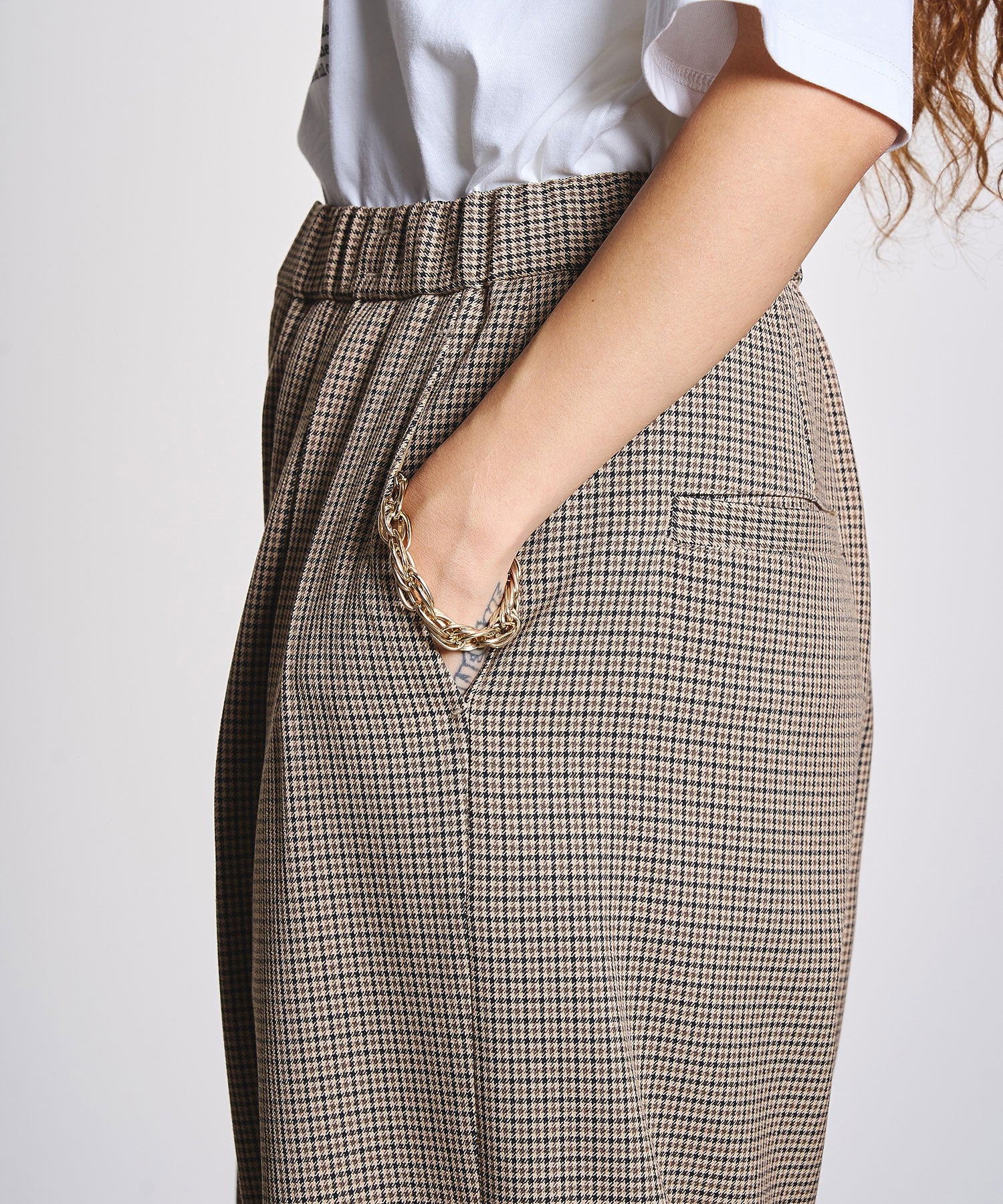 TUCKED BARREL PANTS