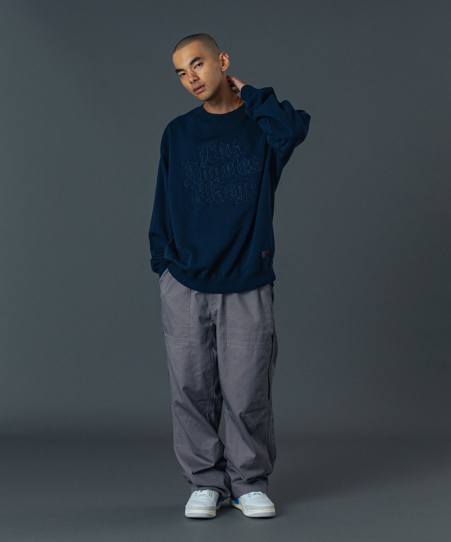 PATCHED OLD ENGLISH CREWNECK SWEATSHIRT