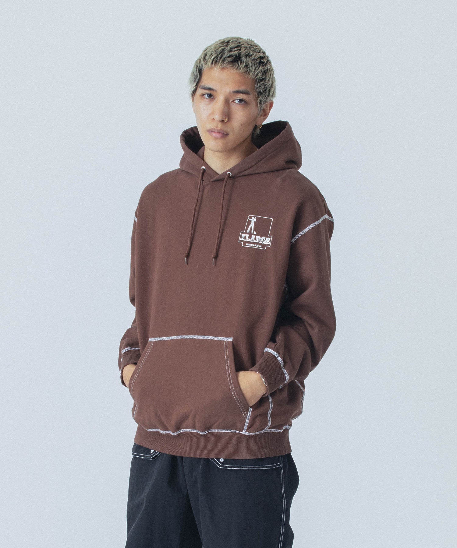 CONTRAST STITCH PULLOVER HOODED SWEATSHIRT