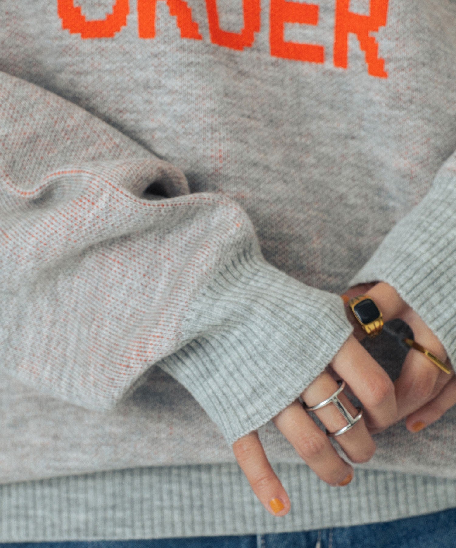 JACQUARD LOGO KNIT