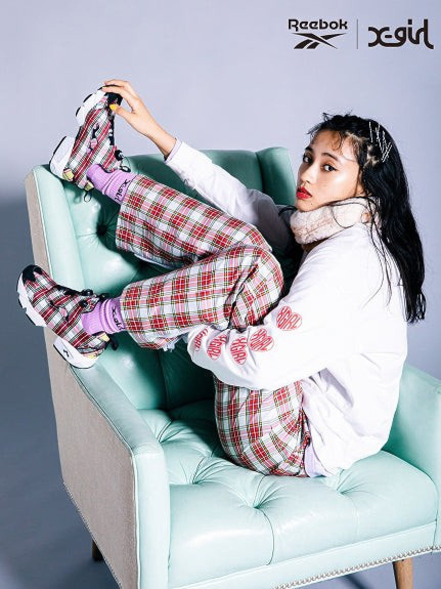 X-girlとReebokが約5年ぶりのコラボ！タータンチェック柄のインスタポンプ フューリーやアパレルなど発売 | Emo!miu｜エモミュー