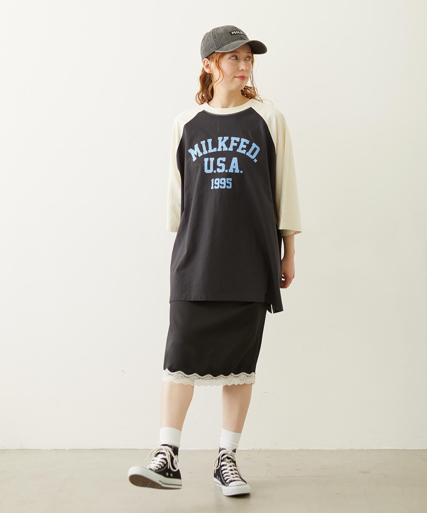 COLLEGE LOGO BIG S/S TOP