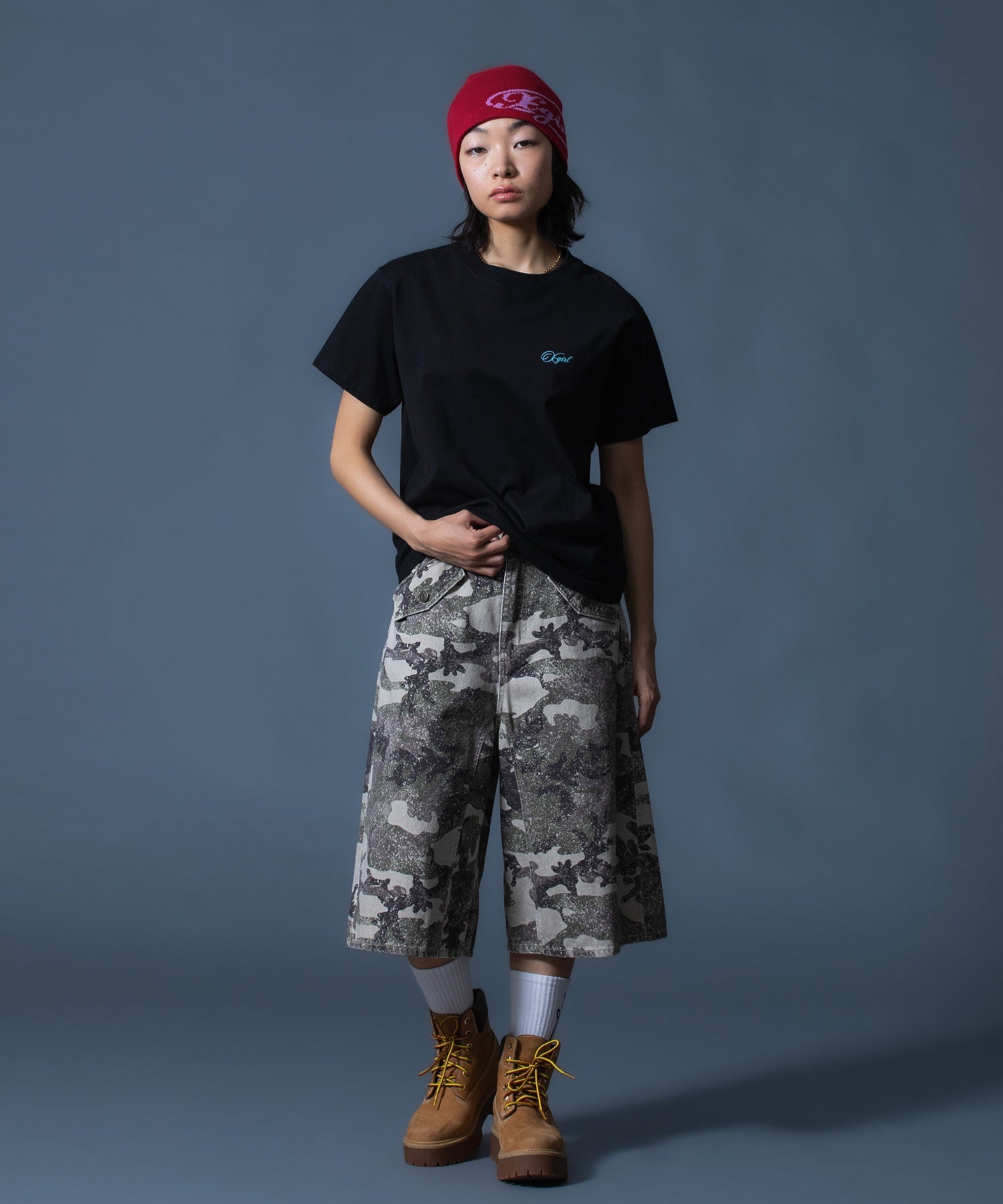 CURSIVE SCRIPT LOGO AND FACE S/S TEE