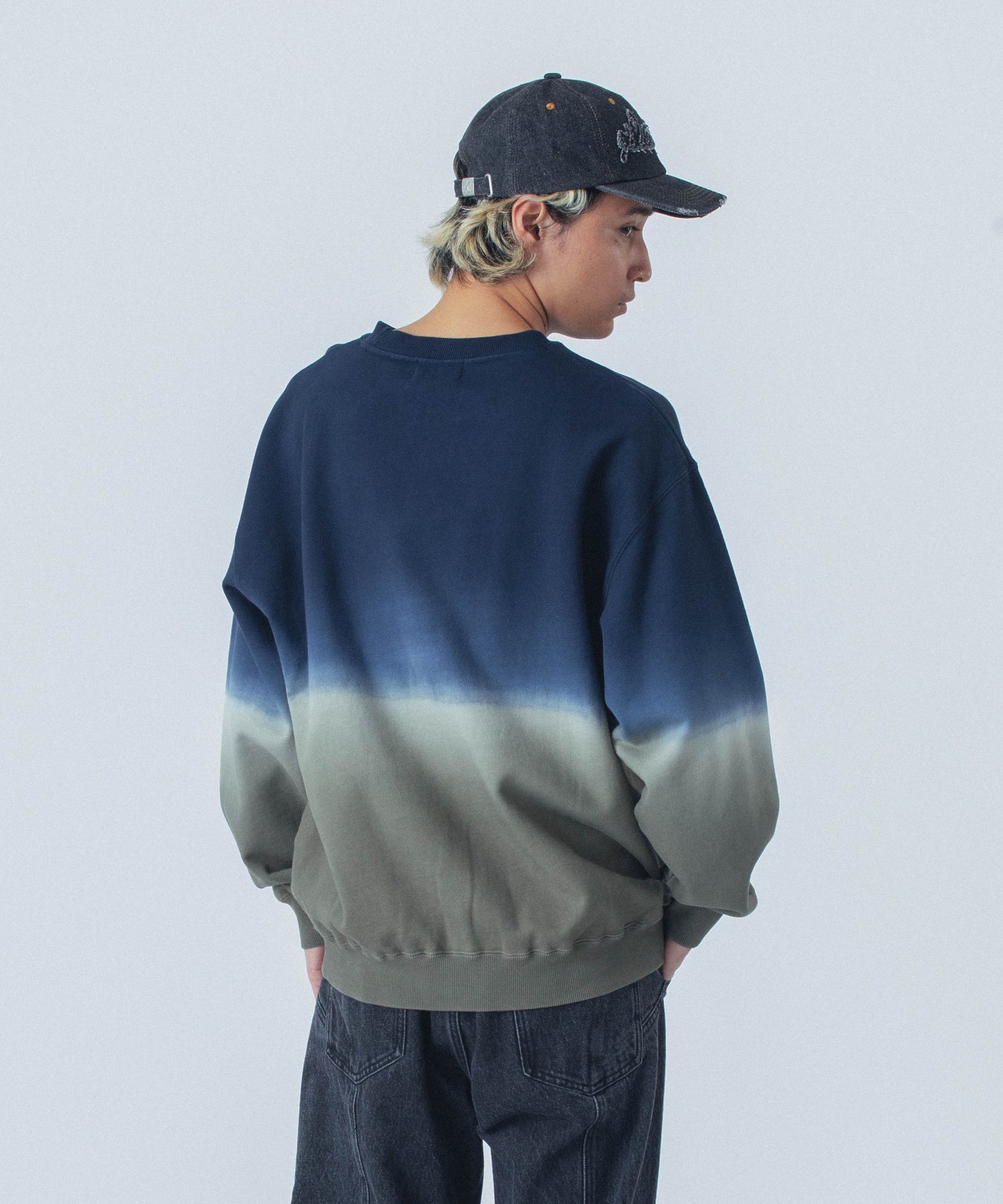 GRADATION CREWNECK SWEATSHIRTS