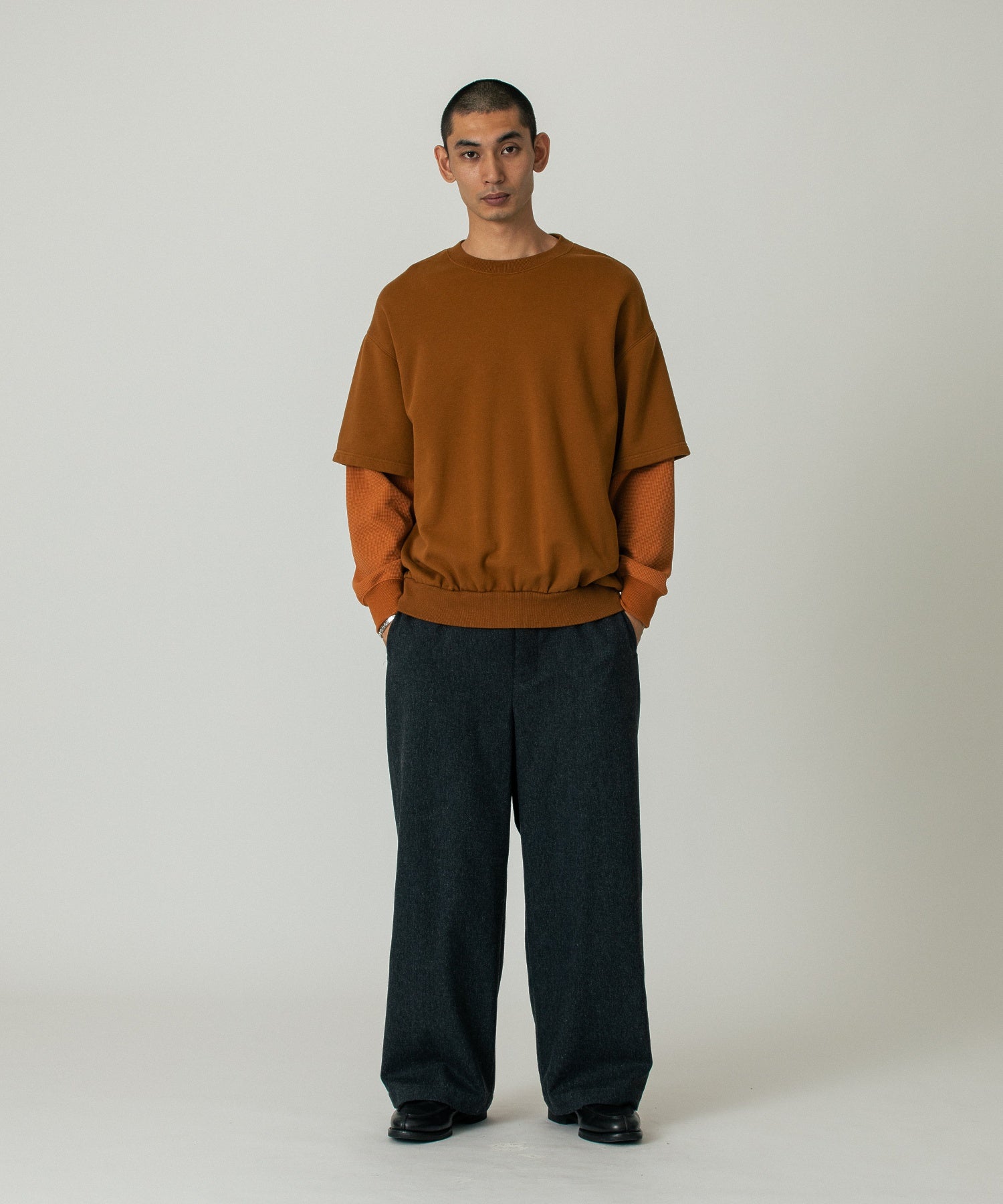 LAYERED SLEEVE CREW NECK