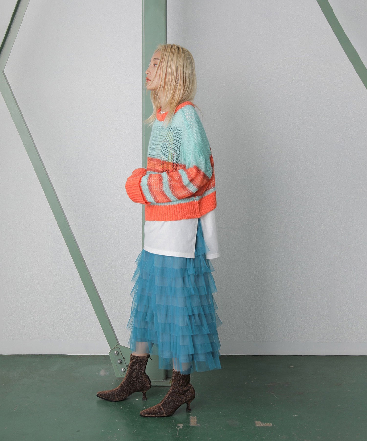 クロップドシアーニット