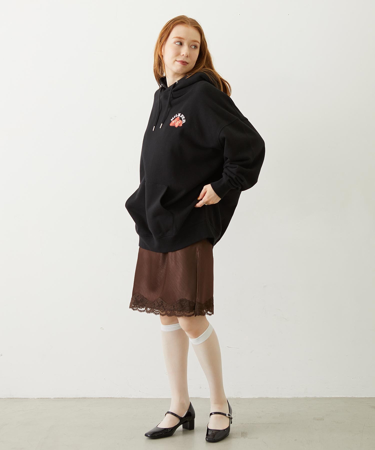 STRAWBERRY CAKE SWEAT HOODIE