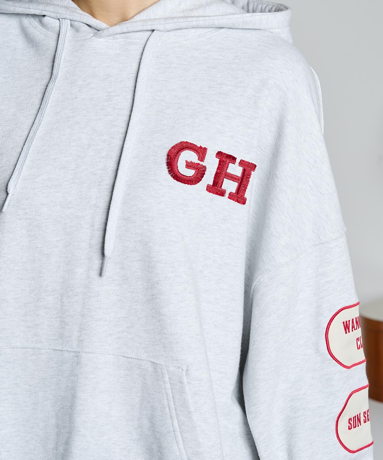 GENE HEAVENS/EMBROIDERY HOODED SWEAT