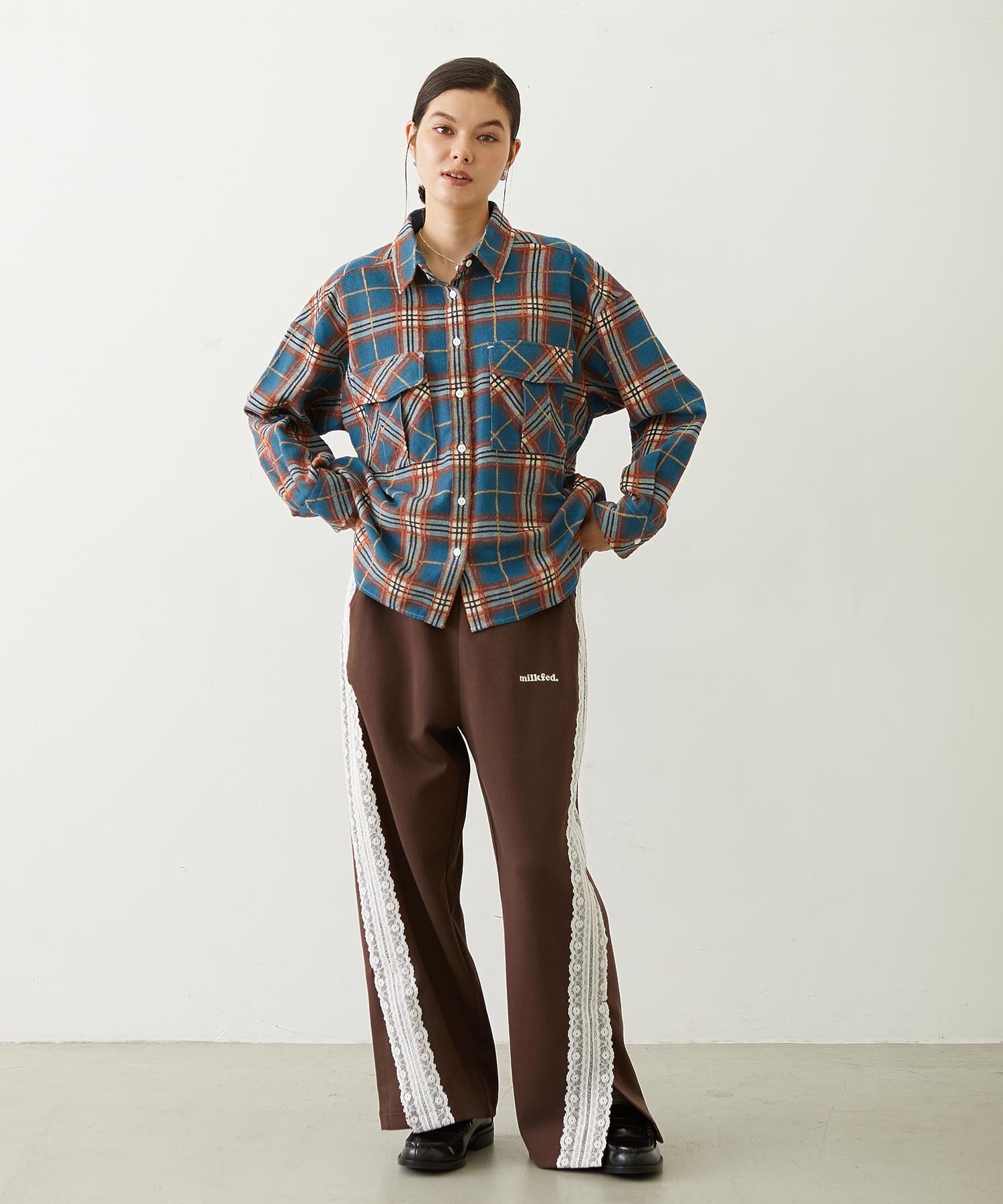 LACE LINE PANTS
