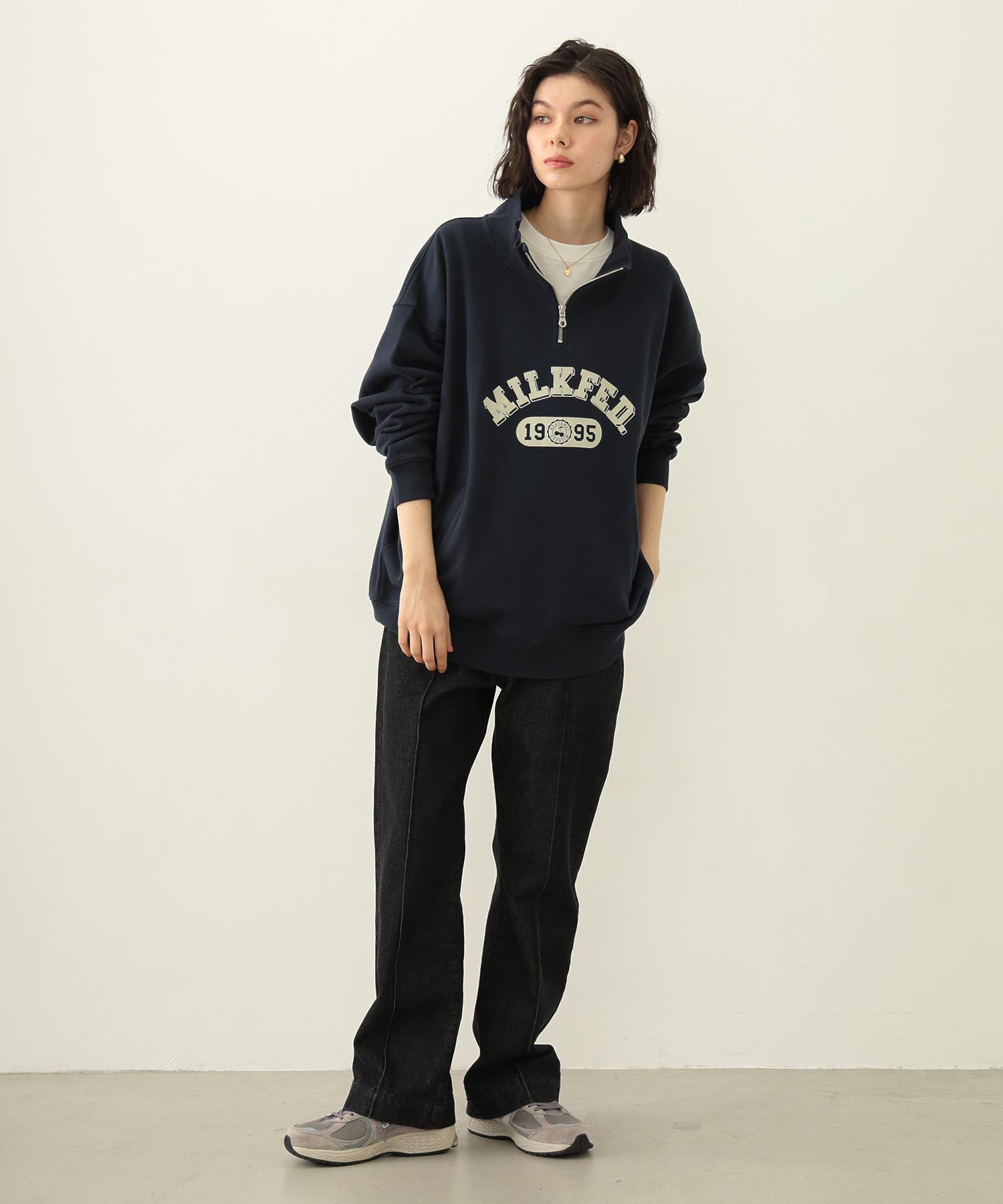 CENTER PLEAT DETAIL DENIM PANTS