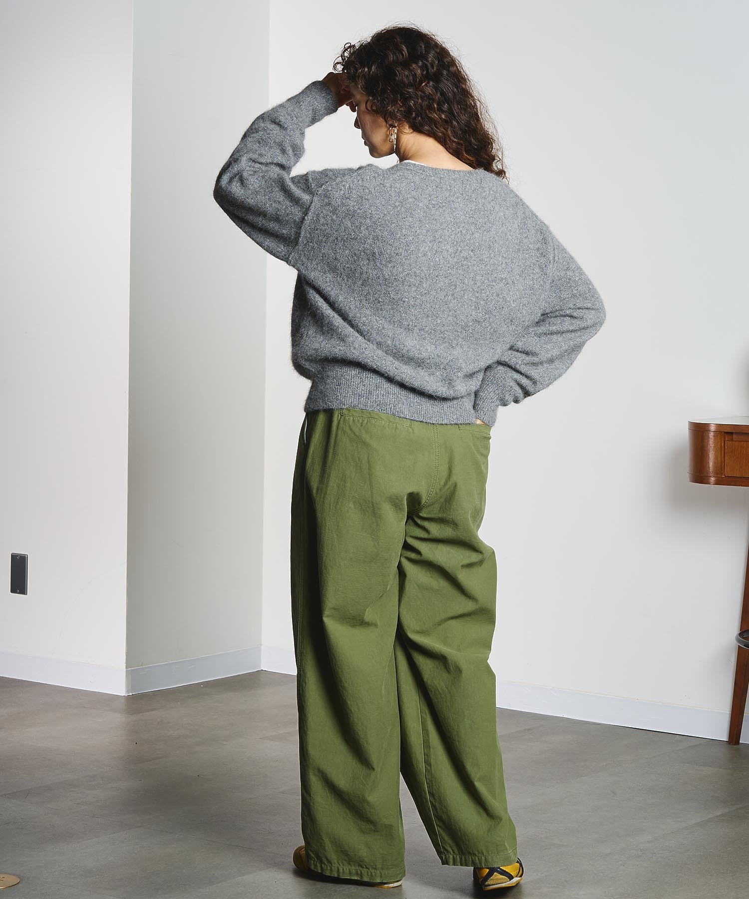 DENIM/BACK SATIN PANTS