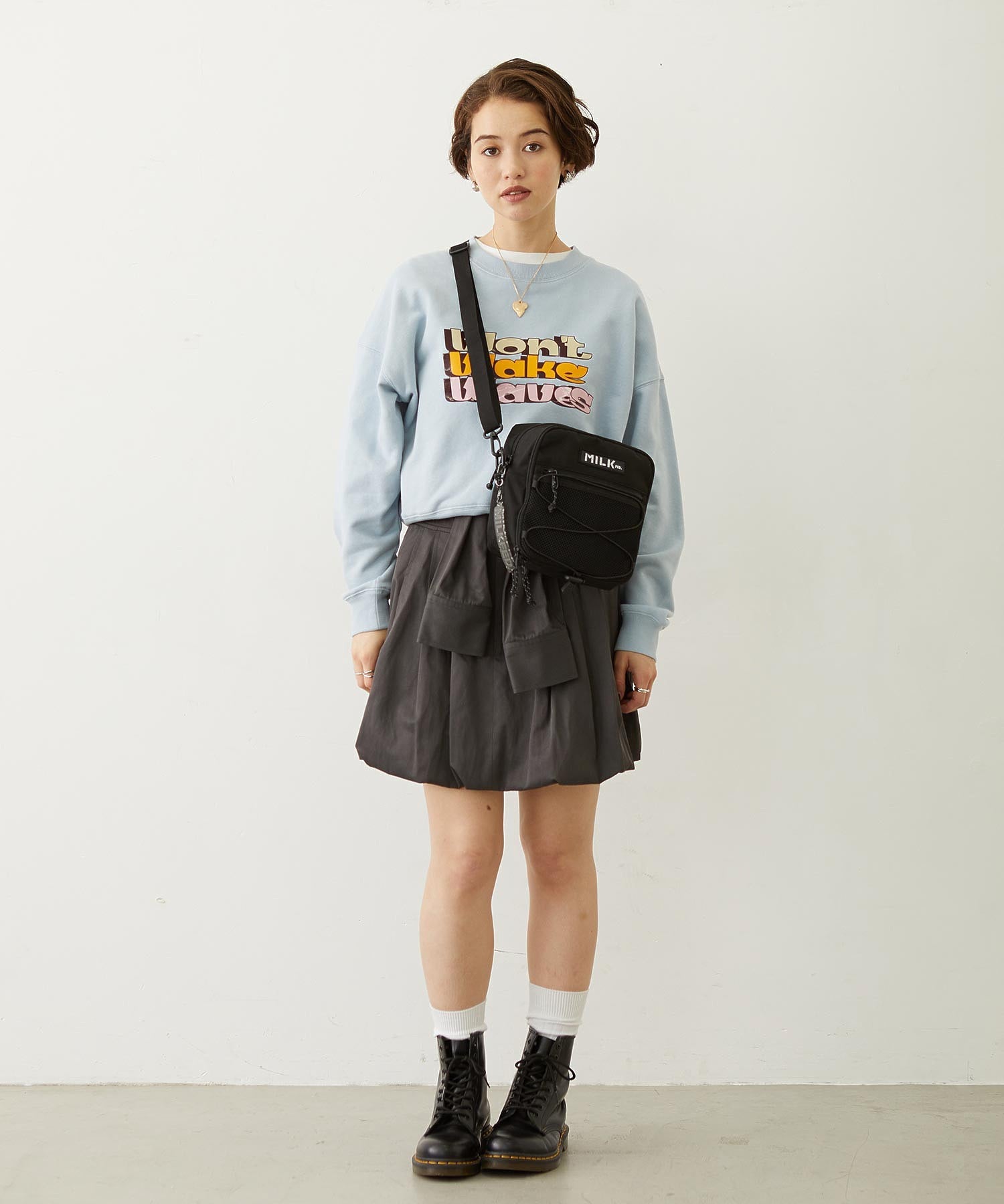 THREE-TIERED LOGO CLEAR PRINT SHORT CREW SWEAT