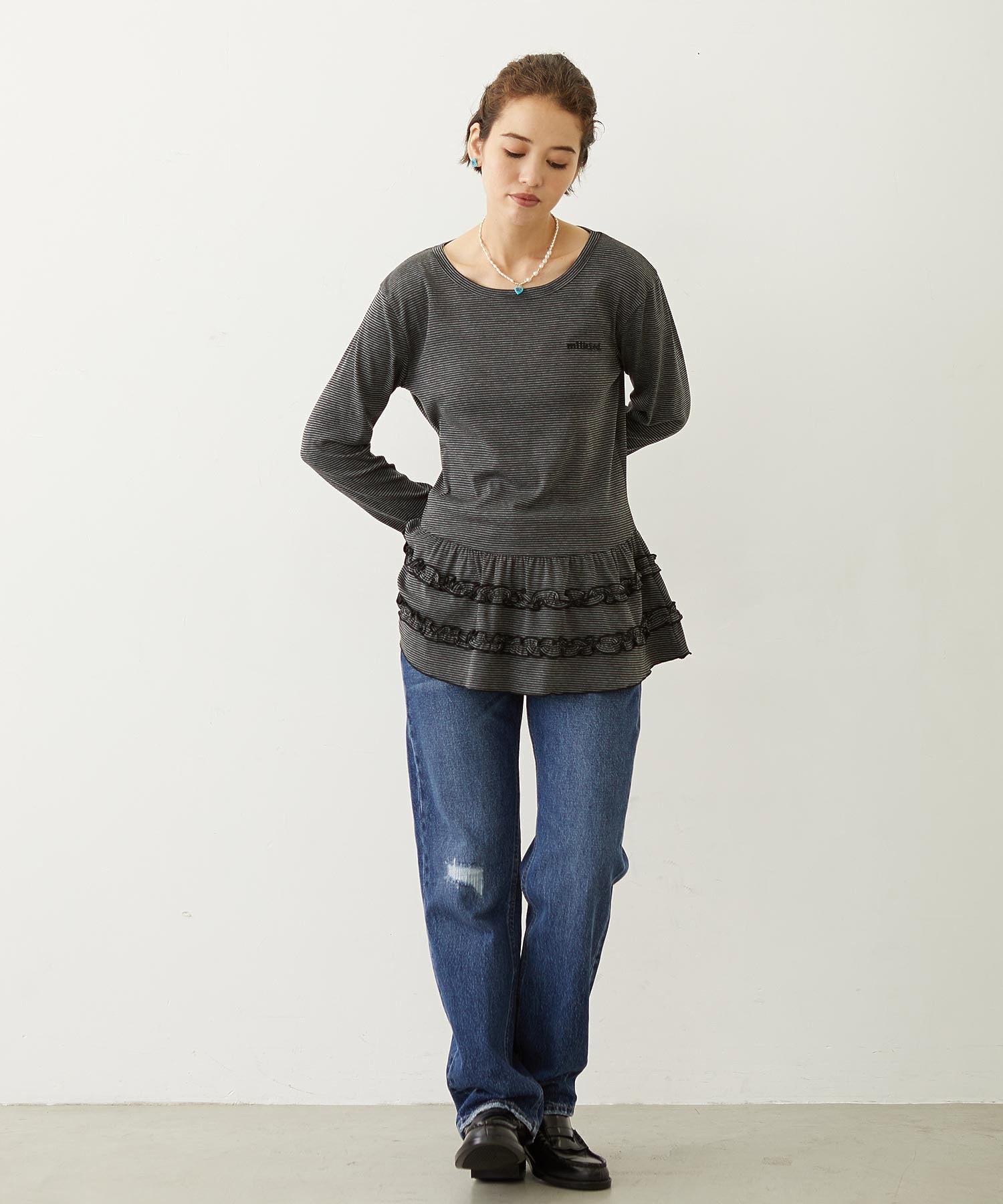 RUFFLE HEM L/S TOP