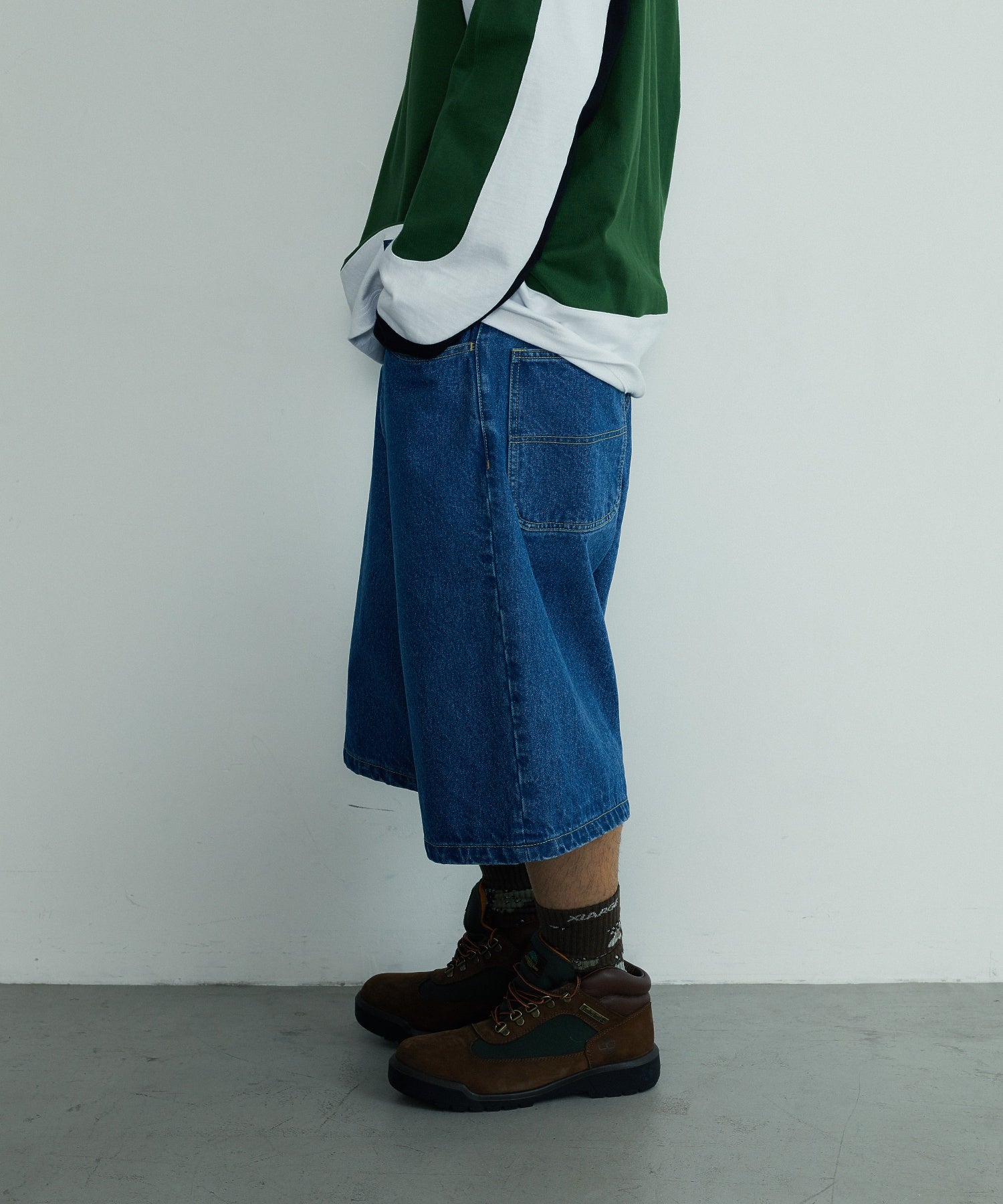 WASHED SHORT PANTS