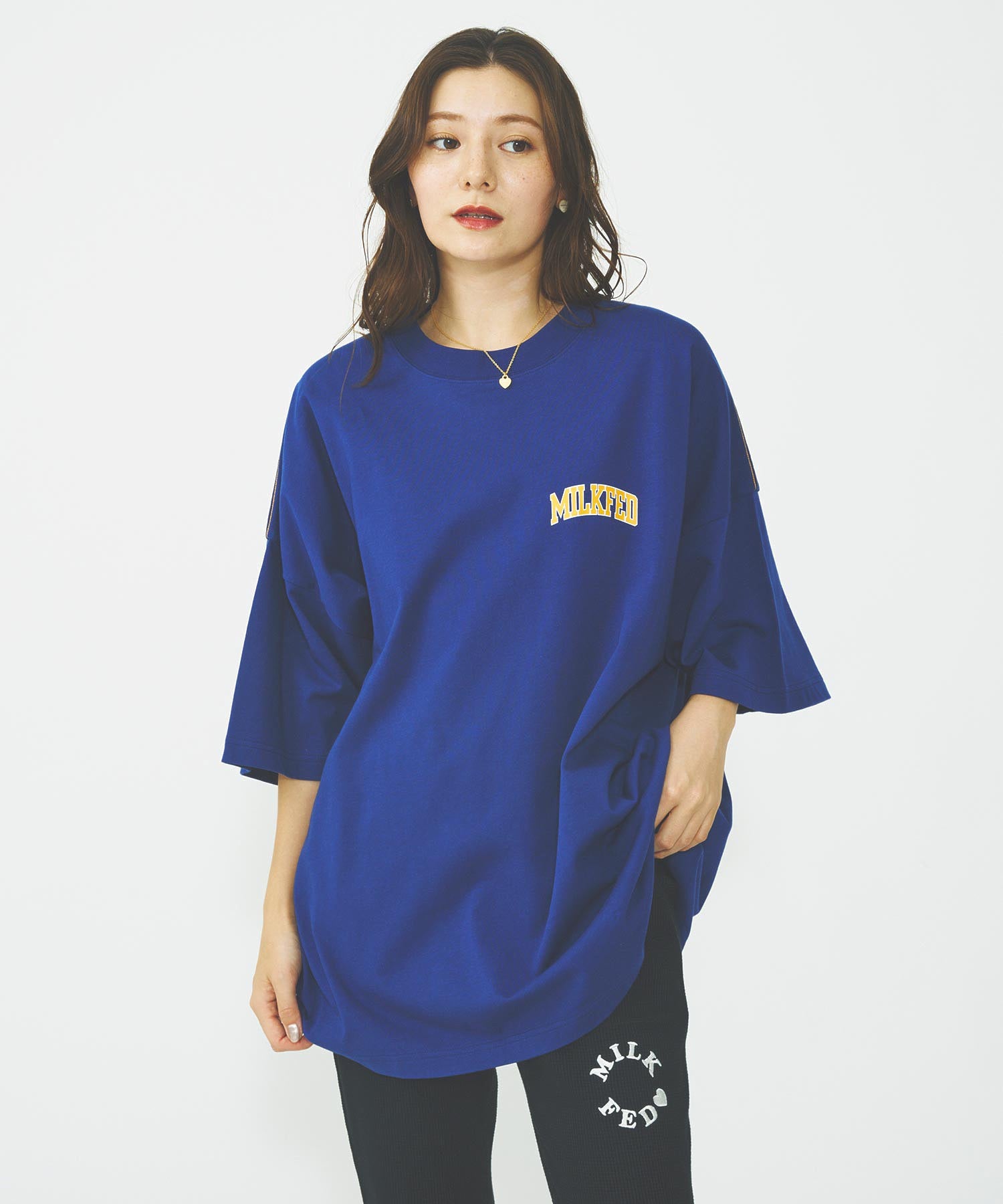 COLLEGE LOGO SUPER BIG S/S TOP