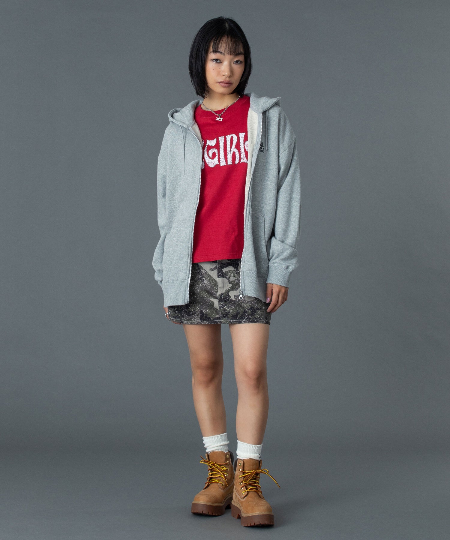 STUDDED LOGO S/S TEE