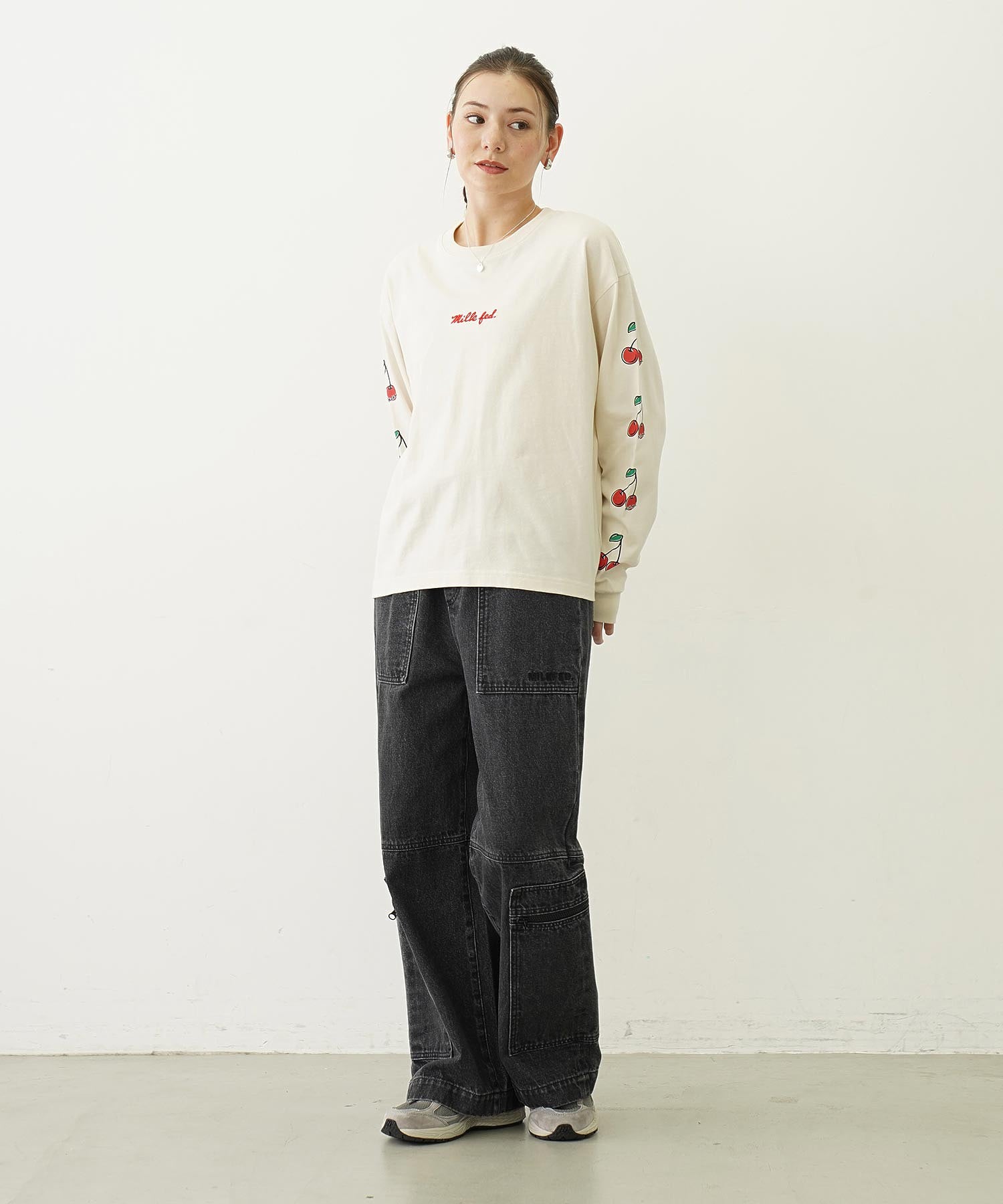 SIDE CHERRIES WIDE L/S TEE