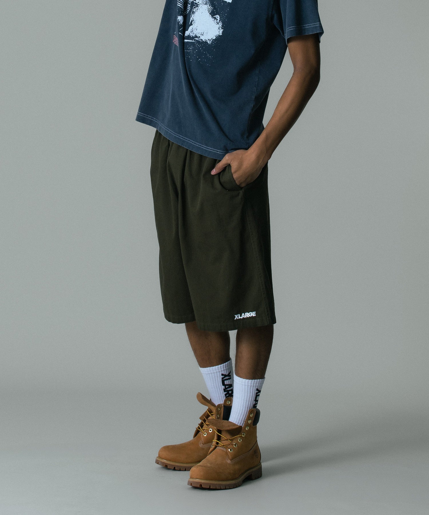 MODEL 身長185cm / 着用サイズ：Lサイズ