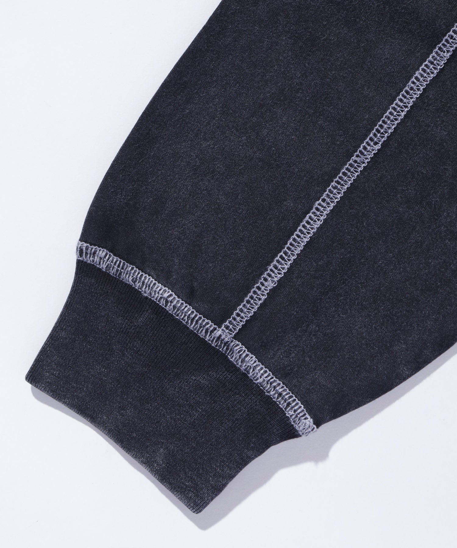 CONTRAST STITCH L/S TEE