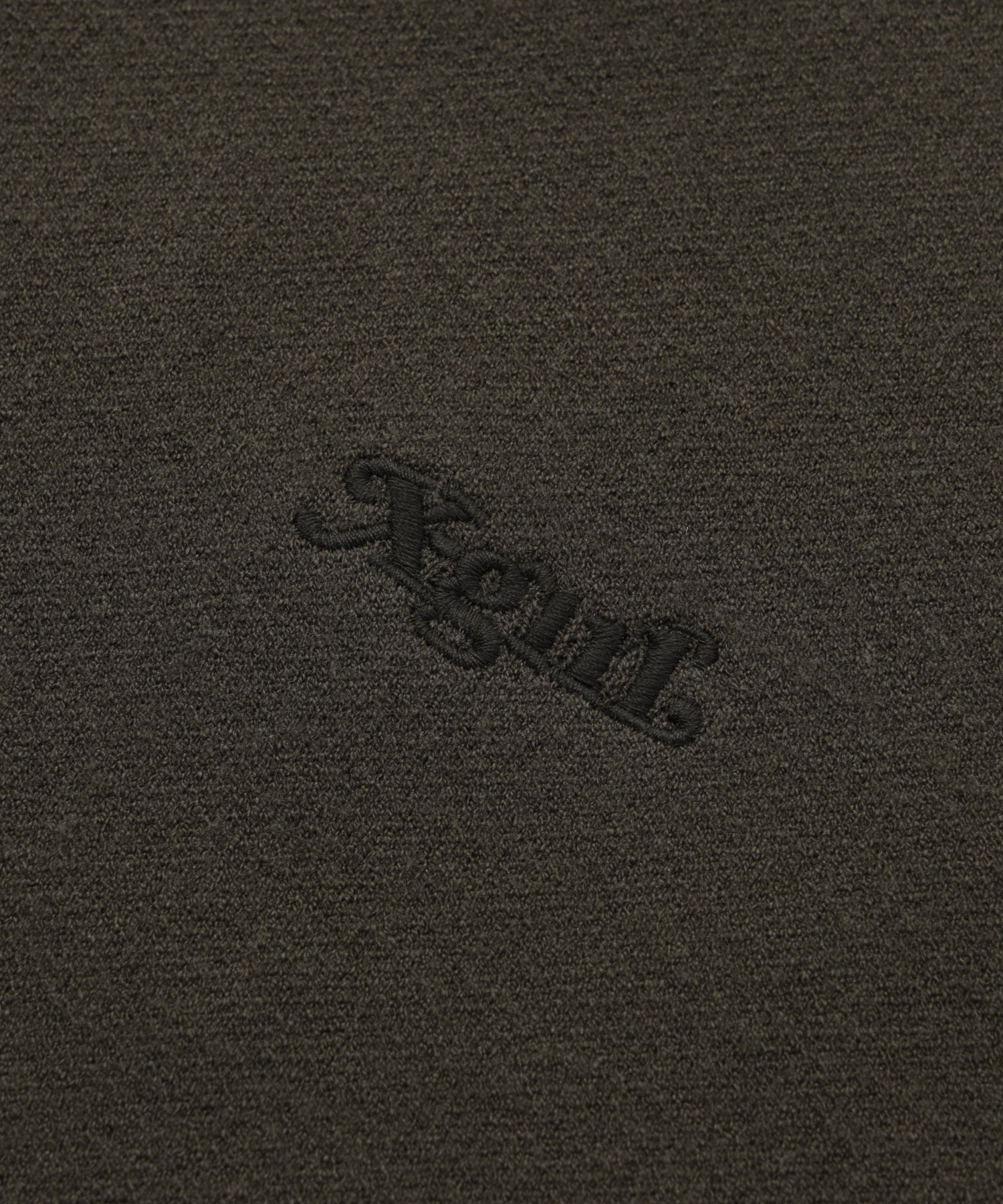 FACE EMBROIDERY KNIT TOP