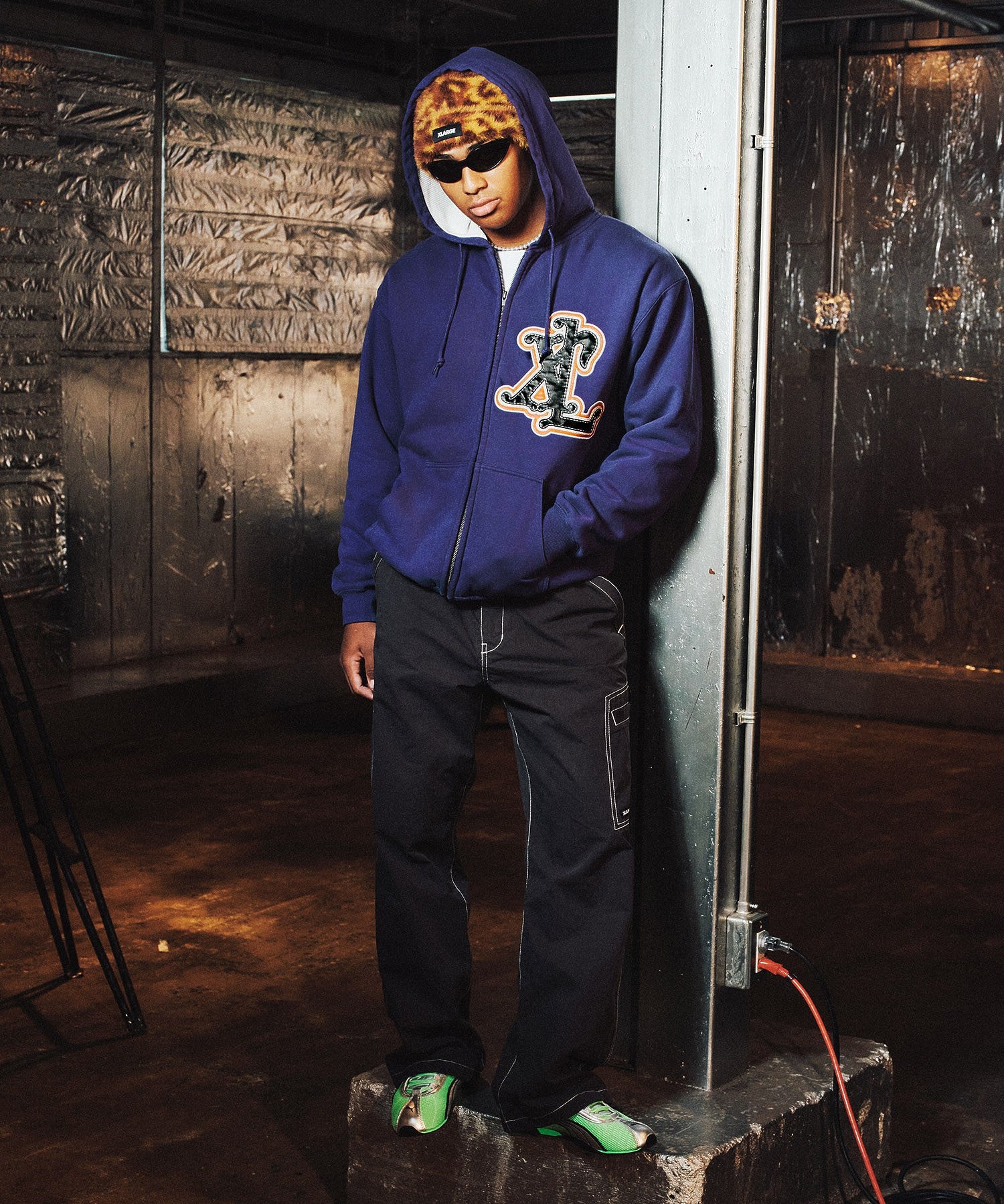 PATCHED THERMAL ZIP UP HOODED SWEATSHIRT