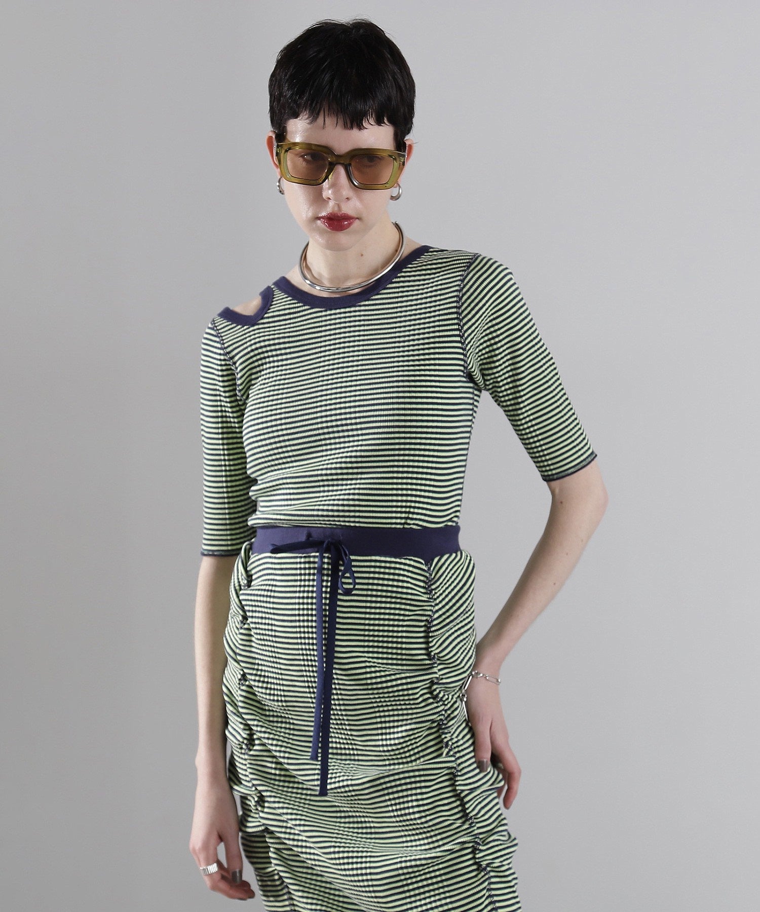 マルチボーダートップス