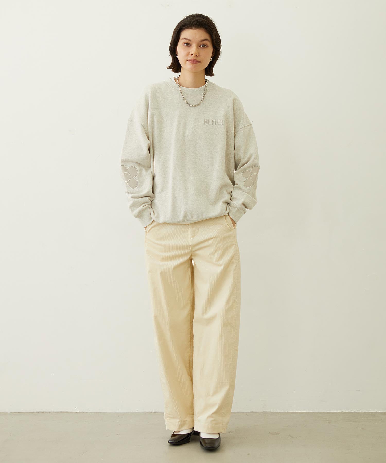 FLOWER ELBOW PATCH SWEAT TOP