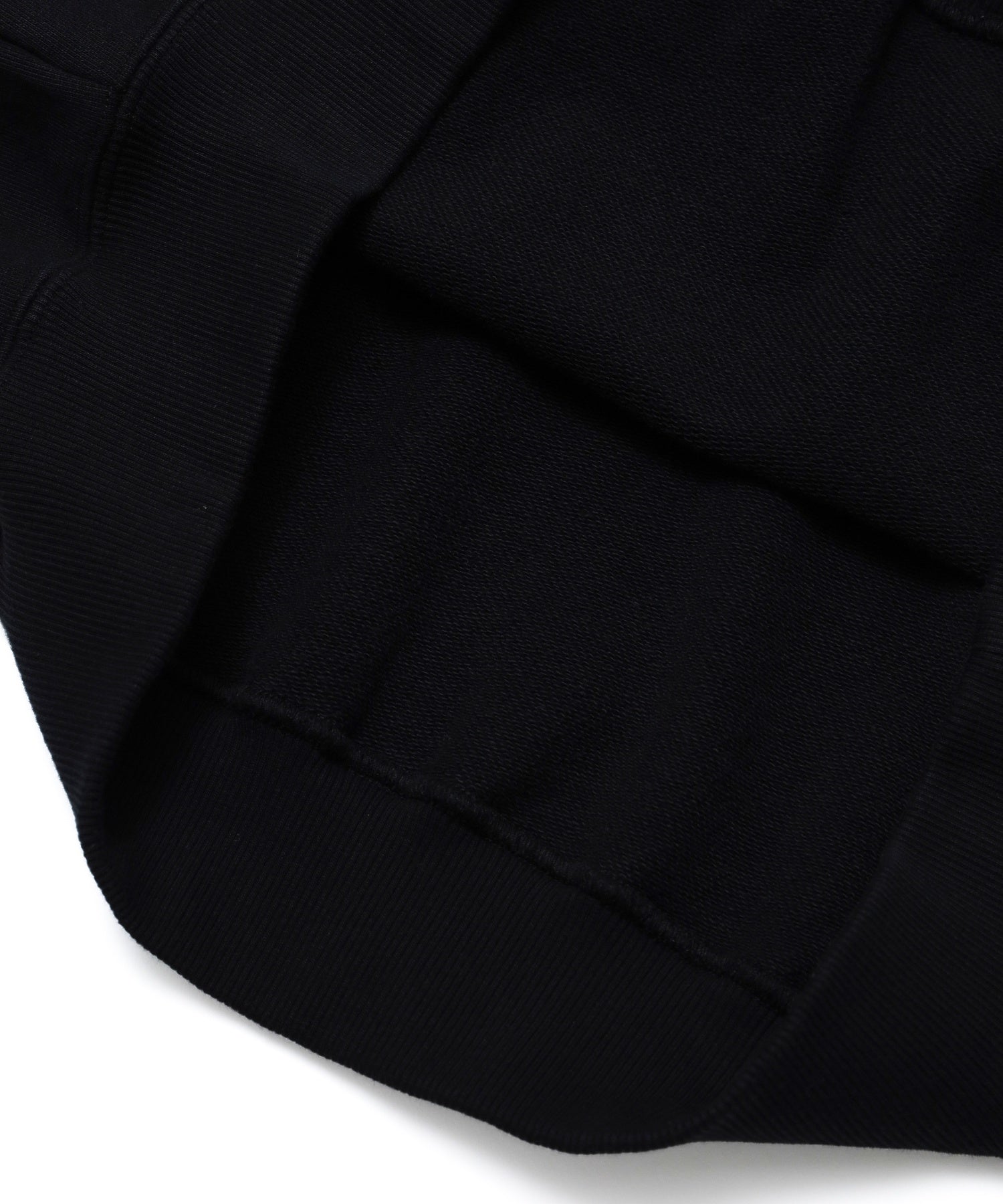 ZIP POCKET CREWNECK SWEATSHIRT